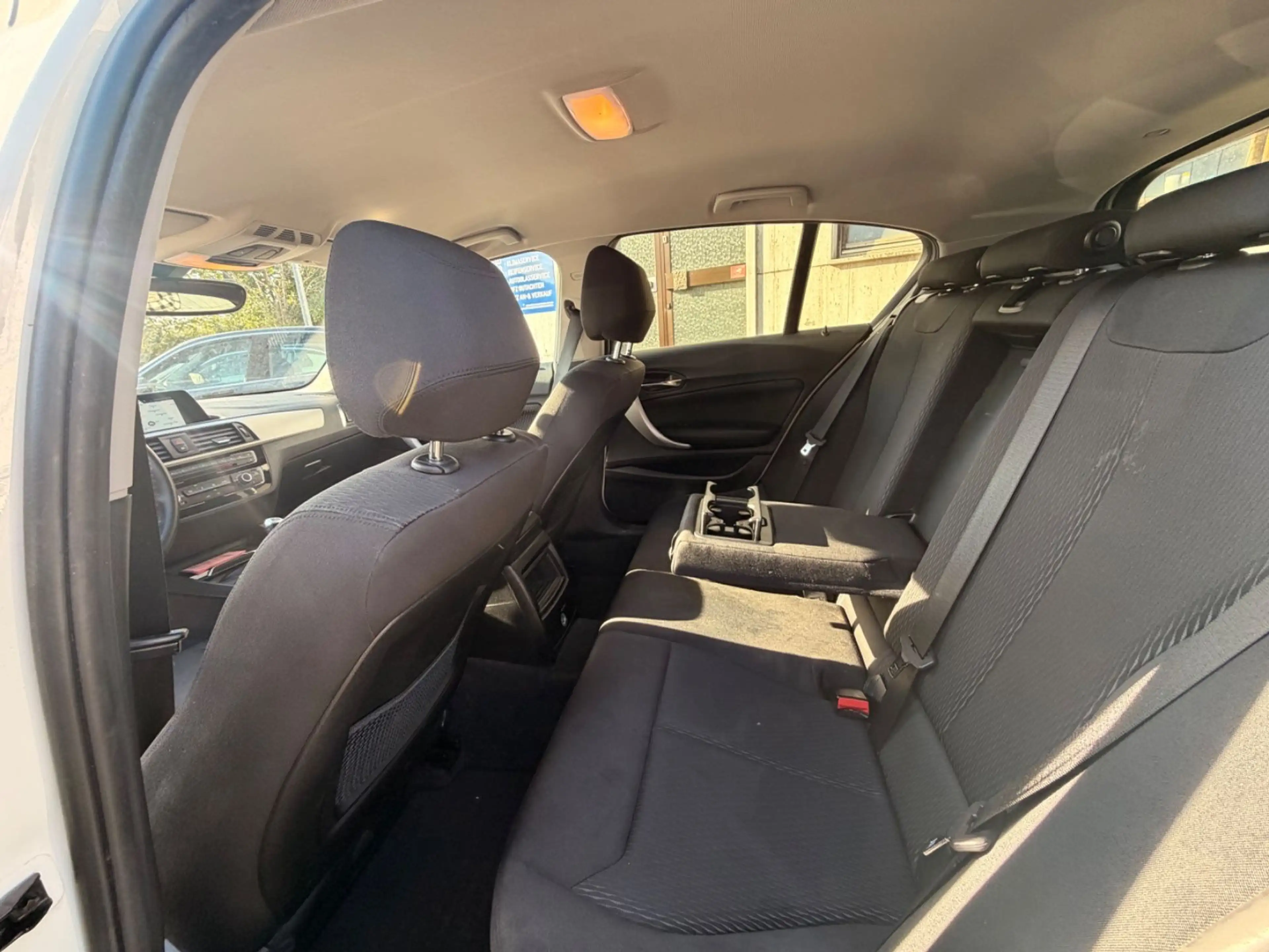BMW 118 5-trg. 118i Advantage Automatik Gewährleistung — photo 8