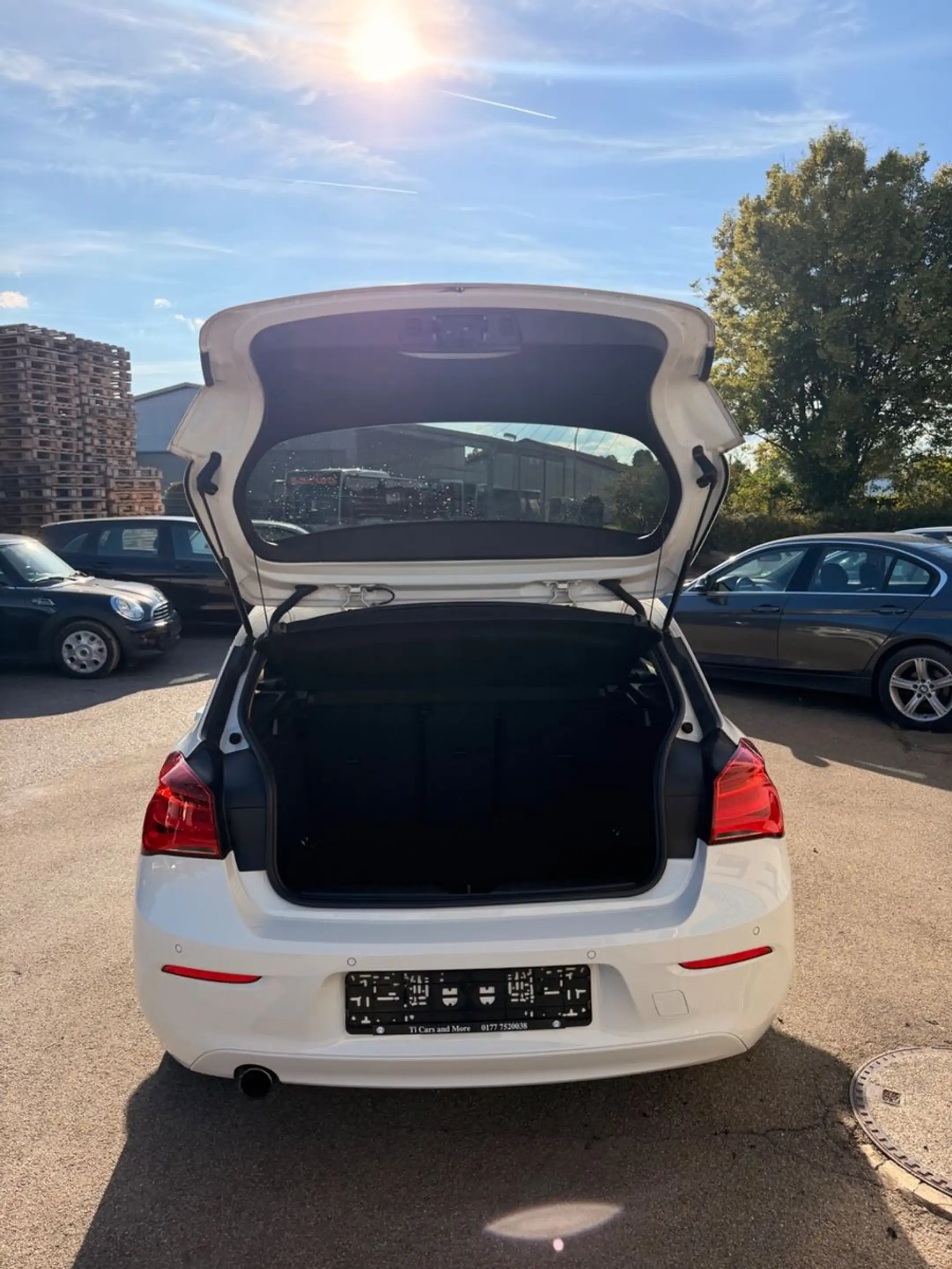 BMW 118 5-trg. 118i Advantage Automatik Gewährleistung — photo 6