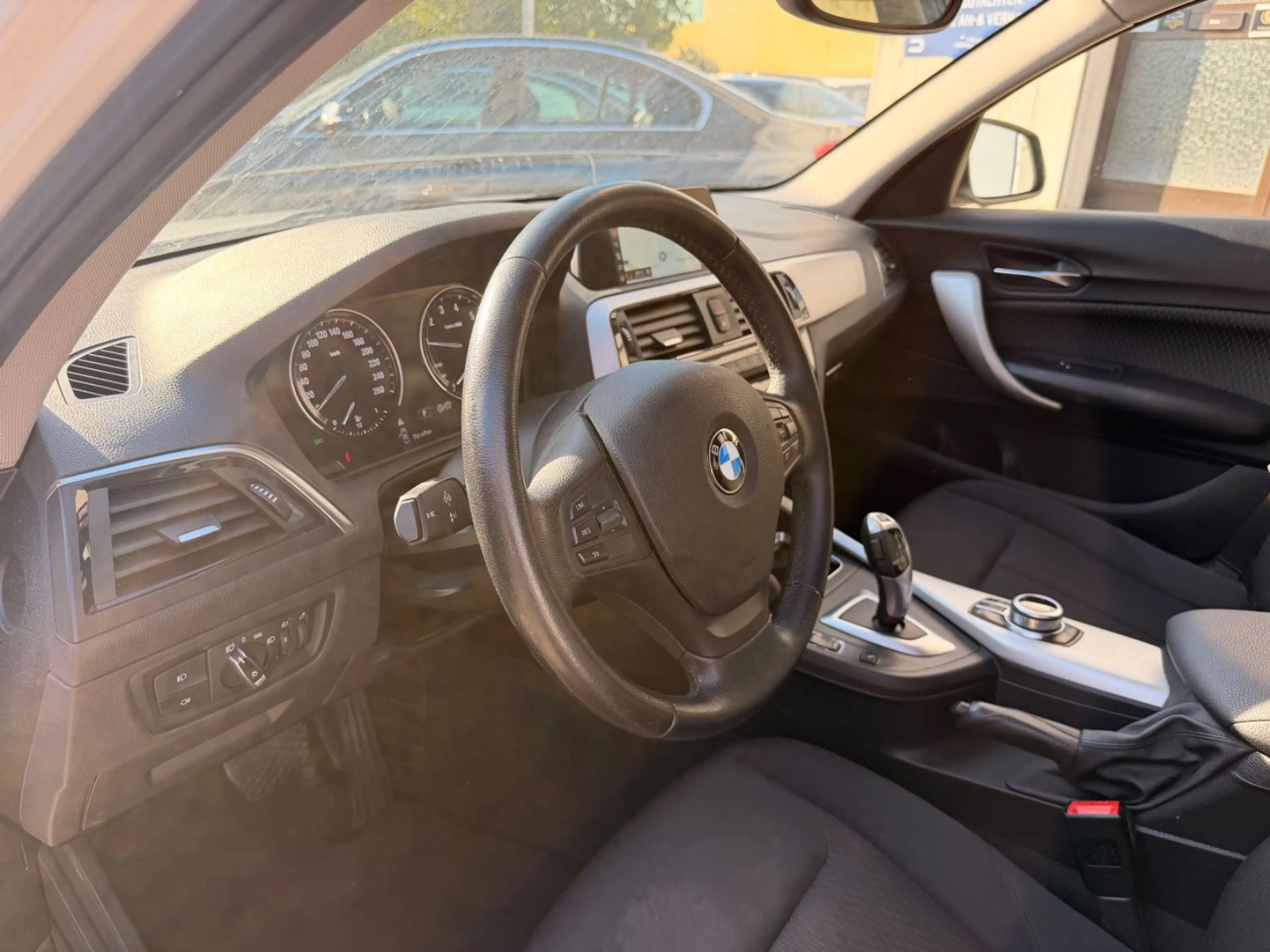 BMW 118 5-trg. 118i Advantage Automatik Gewährleistung — photo 10