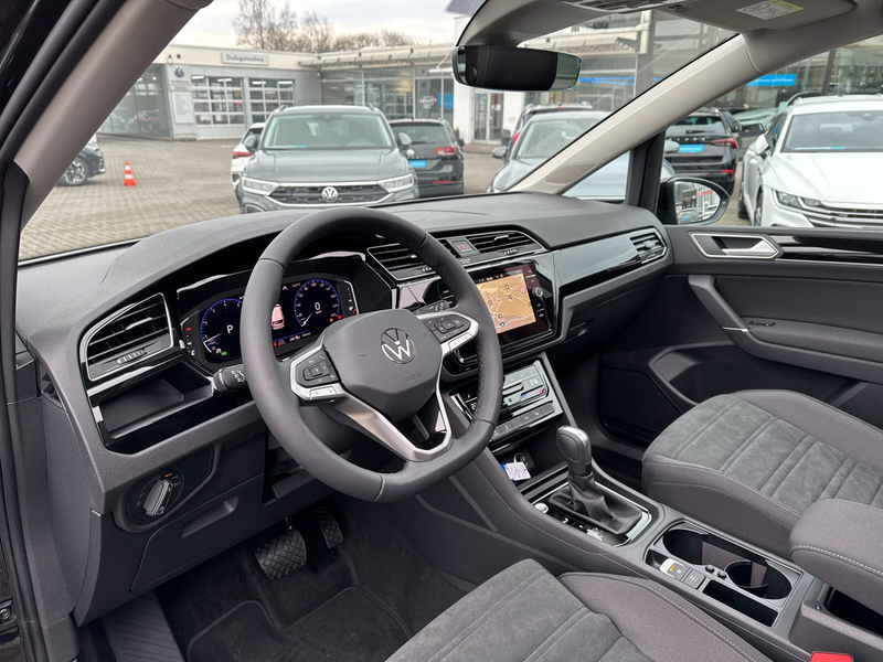 Volkswagen Touran 1.5 TSI DSG R-Line 7-Si. PANO STANDHZG AHK — photo 11