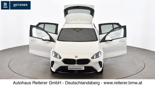BMW 1 Series view 8