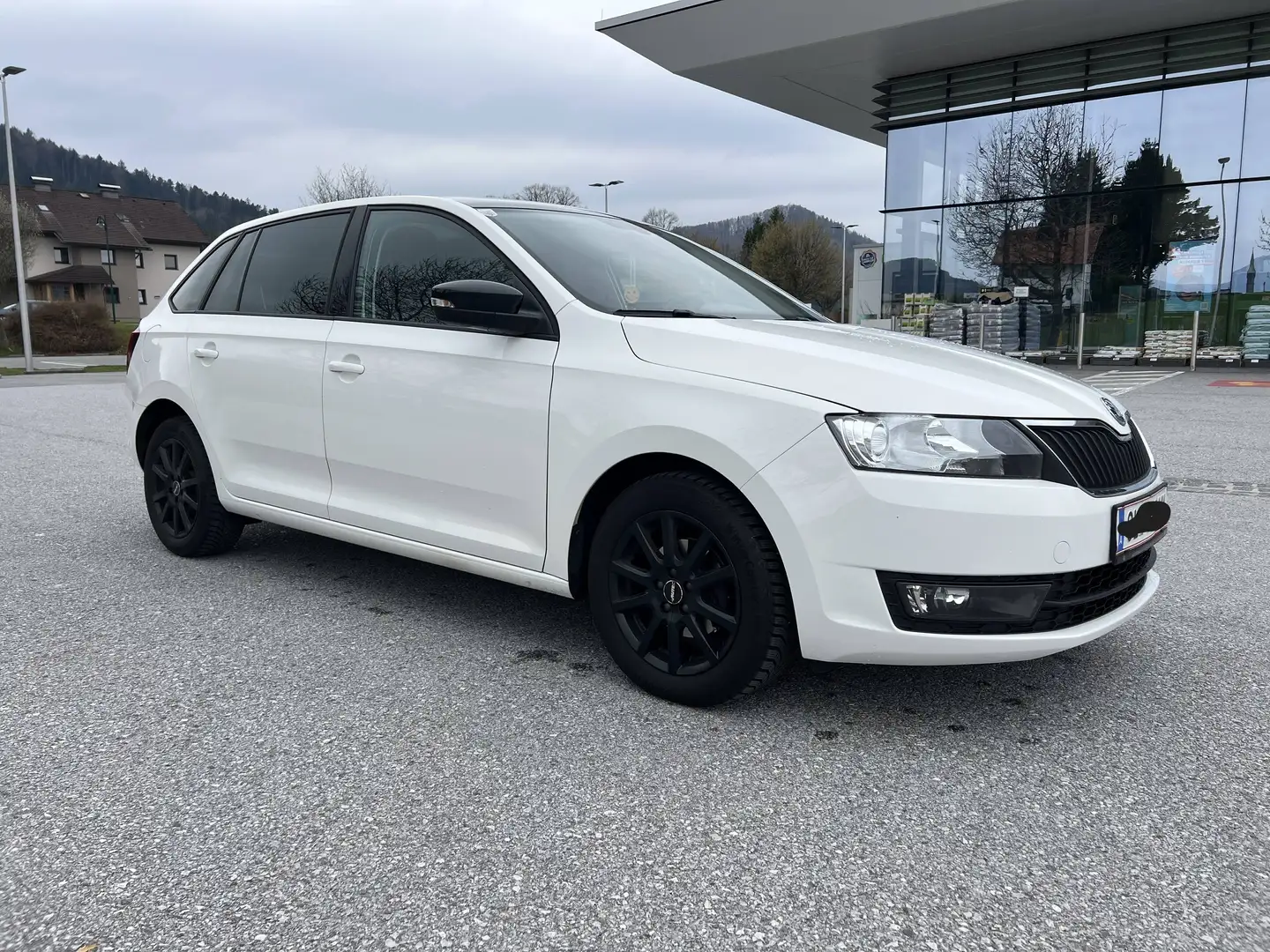 Skoda Rapid/Spaceback Rapid 1,2 TSI Sport Sport Weiß - 1