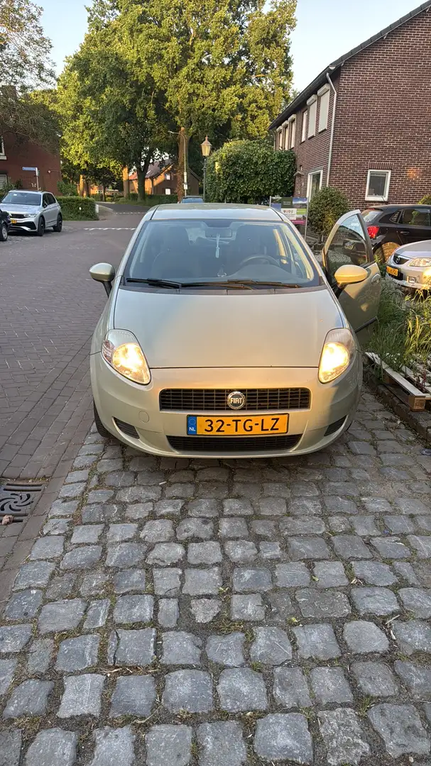 Fiat Punto 1.4 Edition Blue & Me Zielony - 1