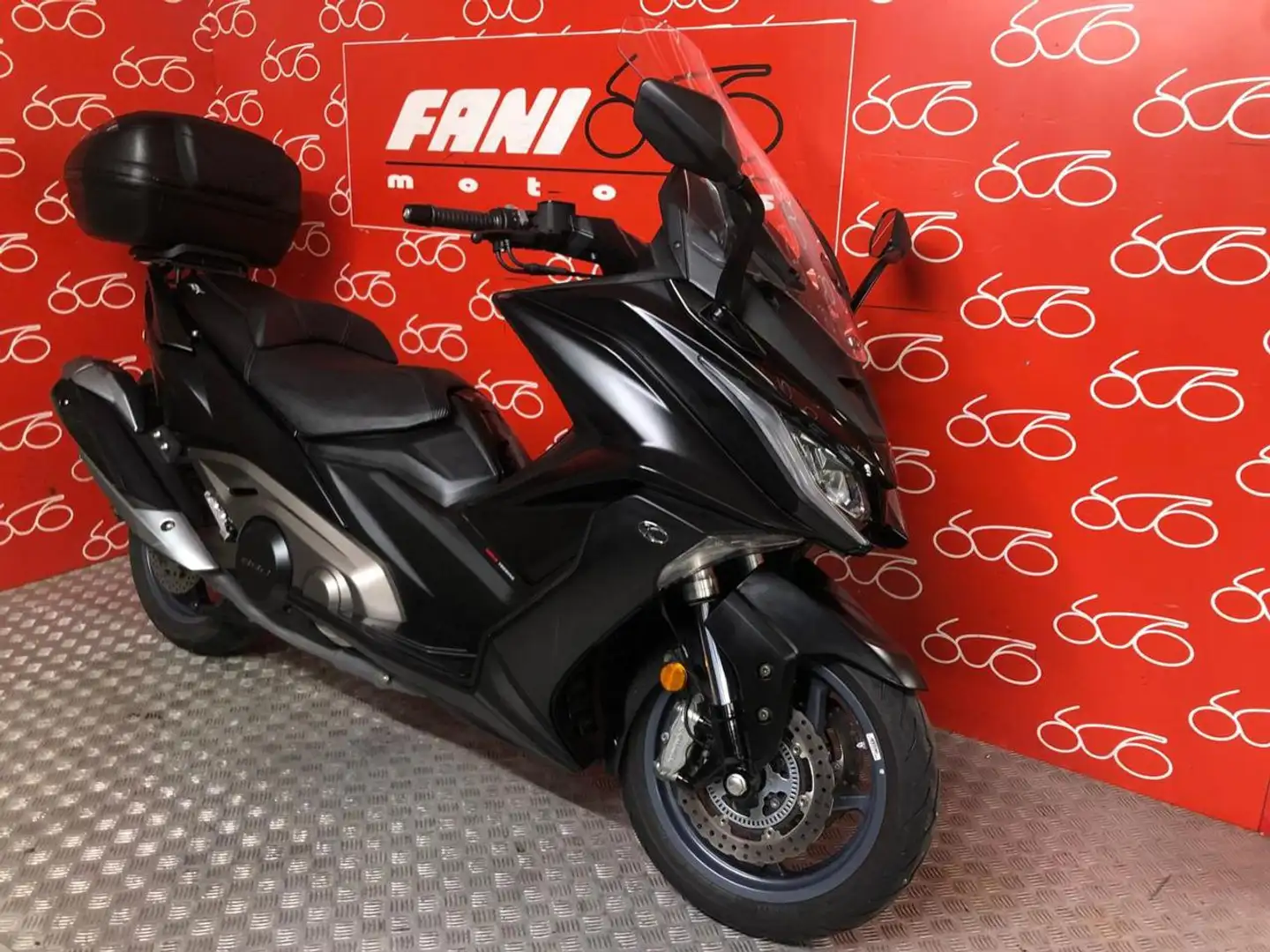 Kymco AK 550 . Negru - 2