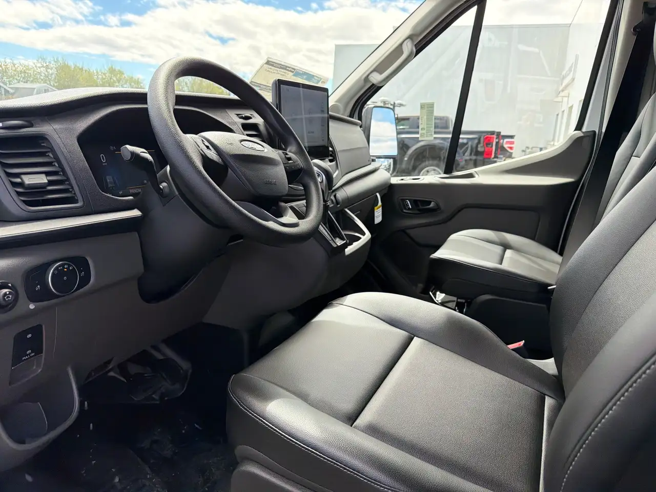 Ford Transit Cargo Van снимка Ford Transit Cargo Van