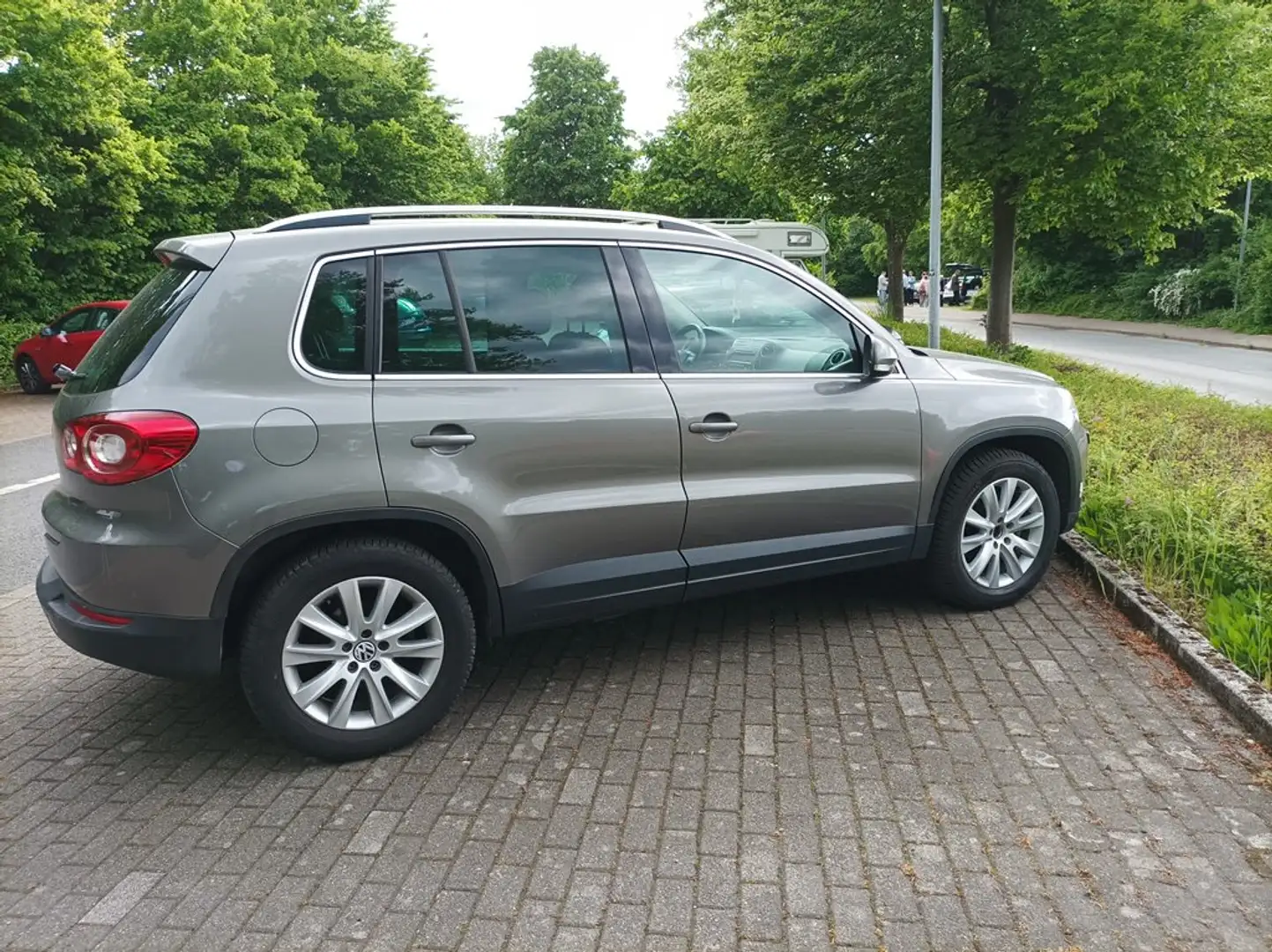 Volkswagen Tiguan Tiguan Diesel 2.0 TDI DPF 4Motion 4x4 AHK 2200kg Grau - 2