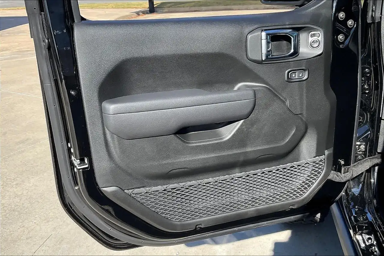 Jeep Wrangler снимка Jeep Wrangler