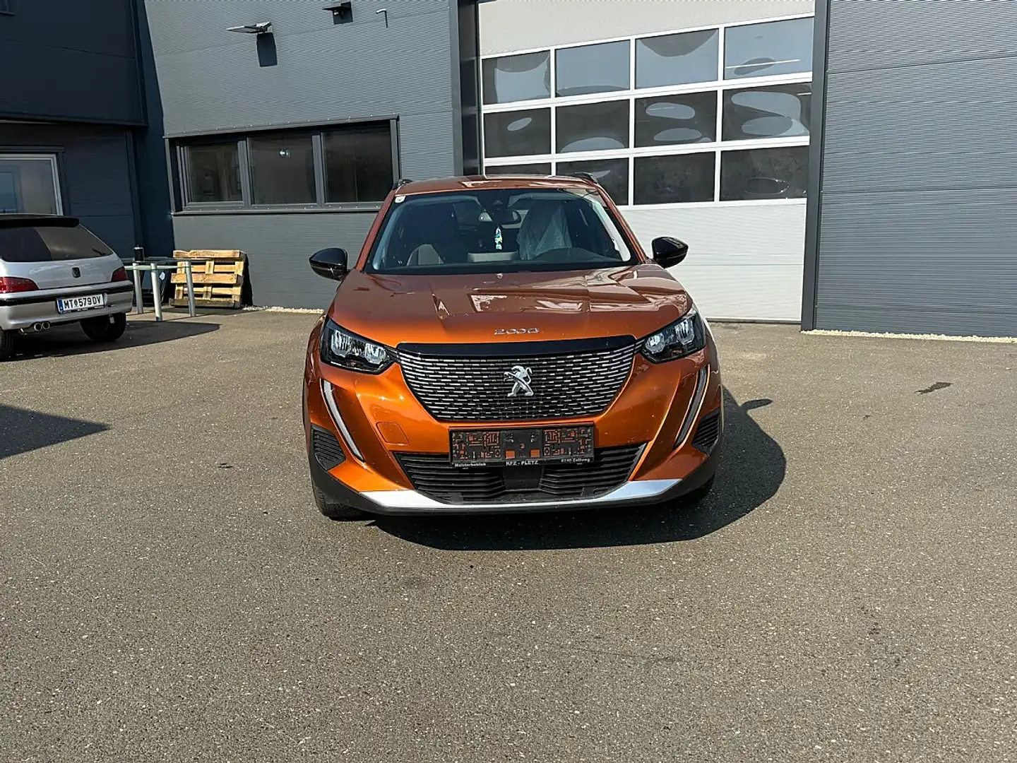 Peugeot 2008 PureTech 130 S&S Allure EAT8 TEMP LED PDC WERKS... Orange - 1
