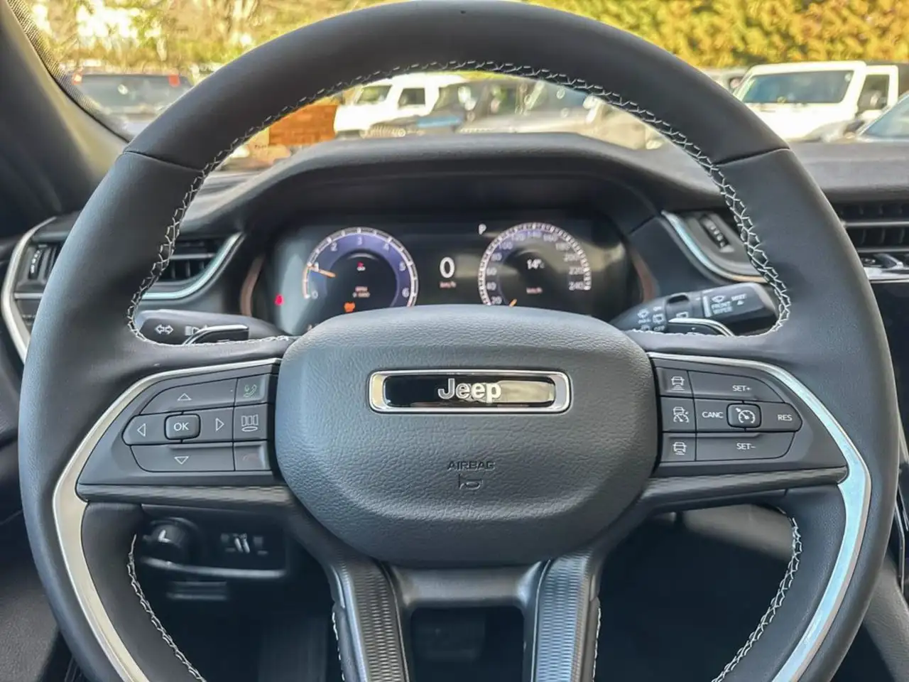 Jeep Grand Cherokee снимка Jeep Grand Cherokee