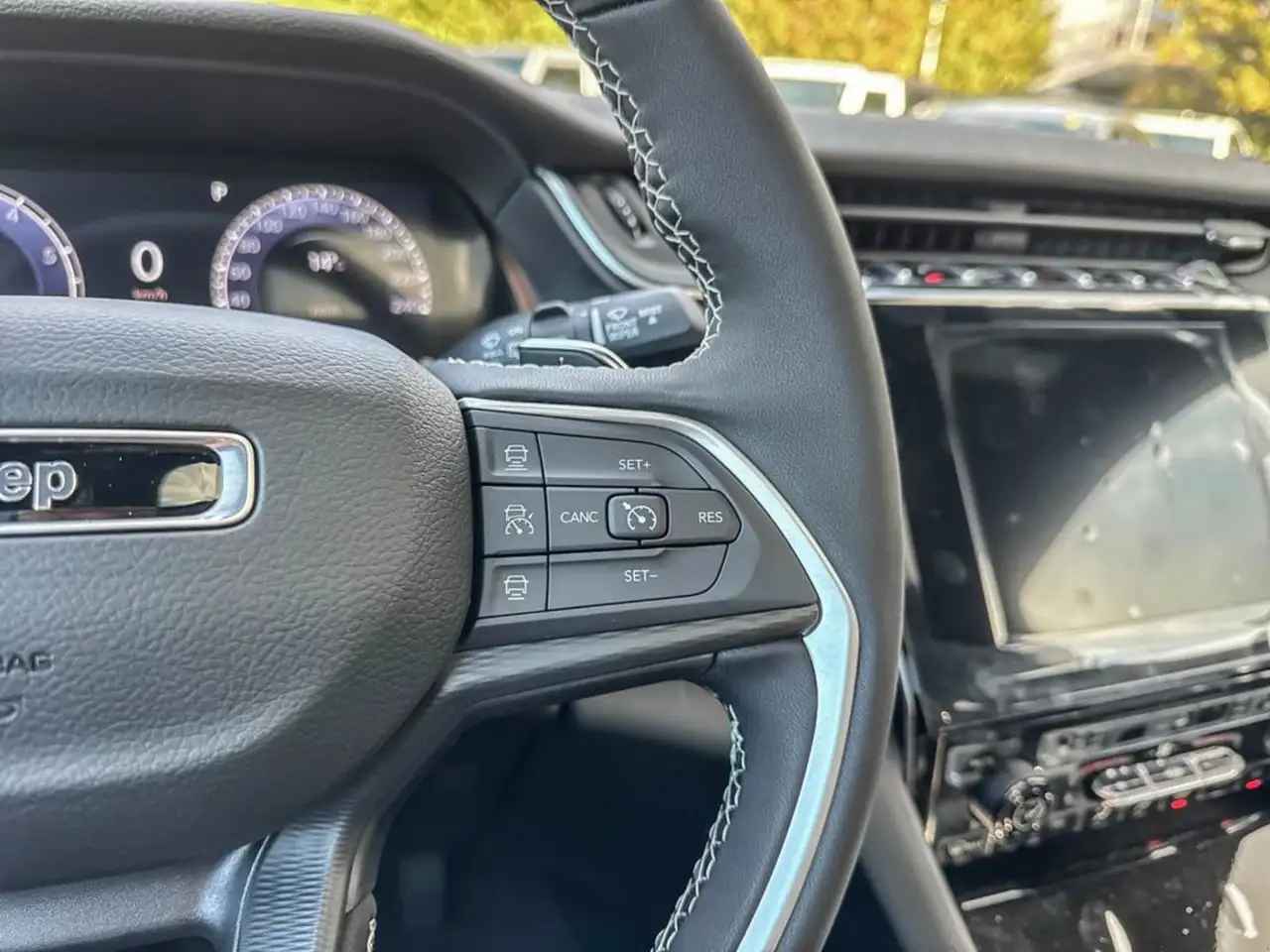 Jeep Grand Cherokee снимка Jeep Grand Cherokee
