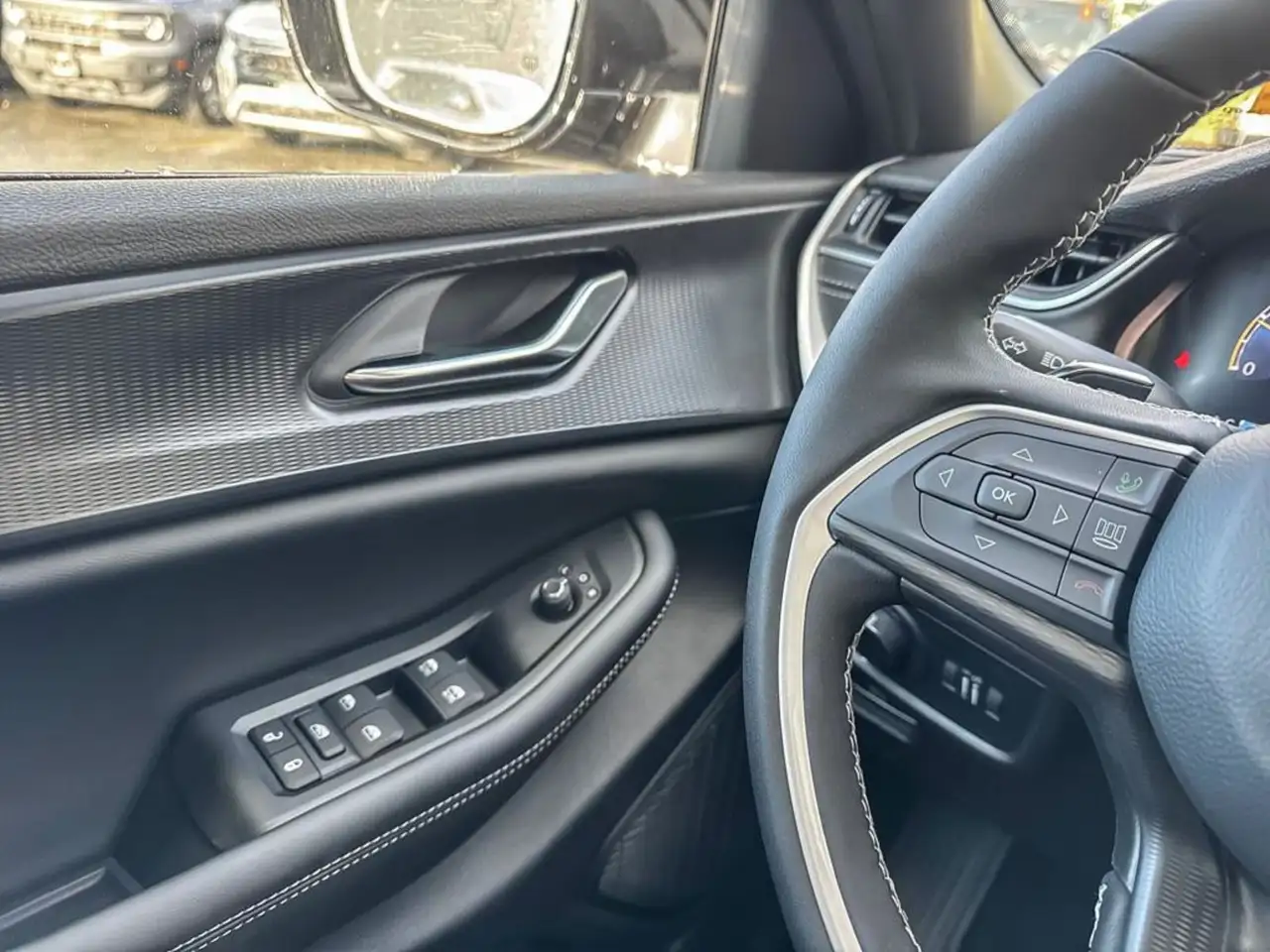 Jeep Grand Cherokee снимка Jeep Grand Cherokee