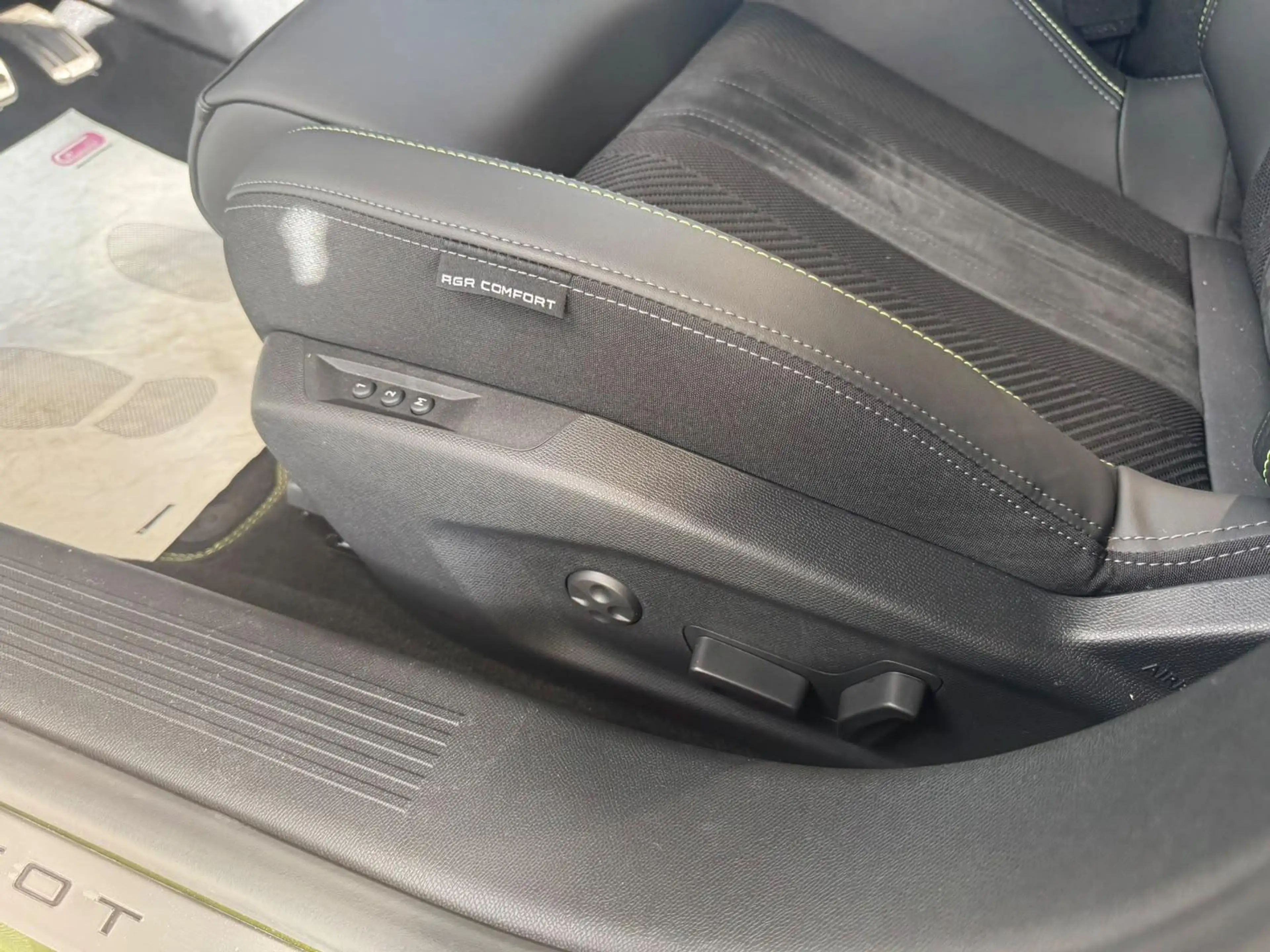 Peugeot 408 1.2 Hybrid GT e-DSC6 5d 100kW — photo 14