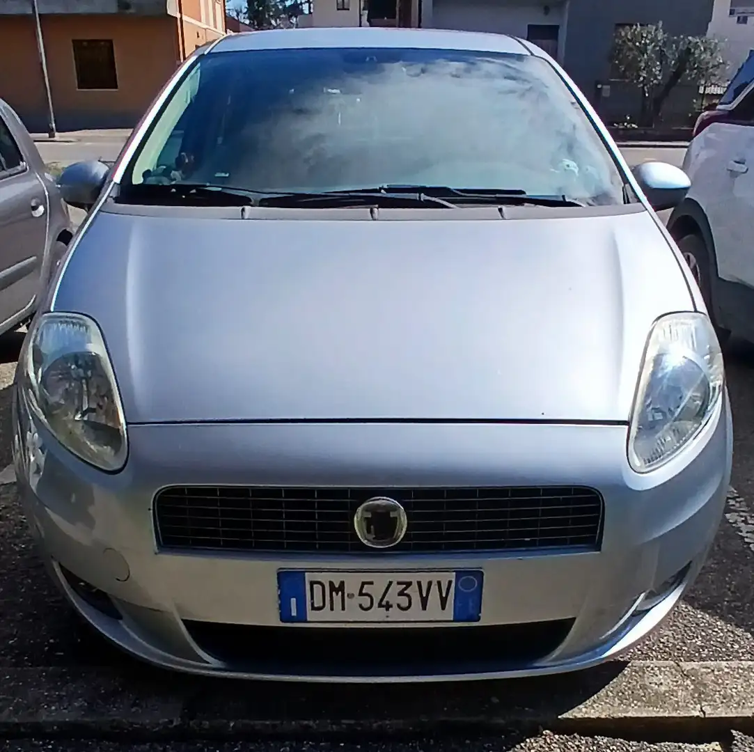 Fiat Grande Punto 3p 1.2 Active c/clima 65cv Grigio - 2