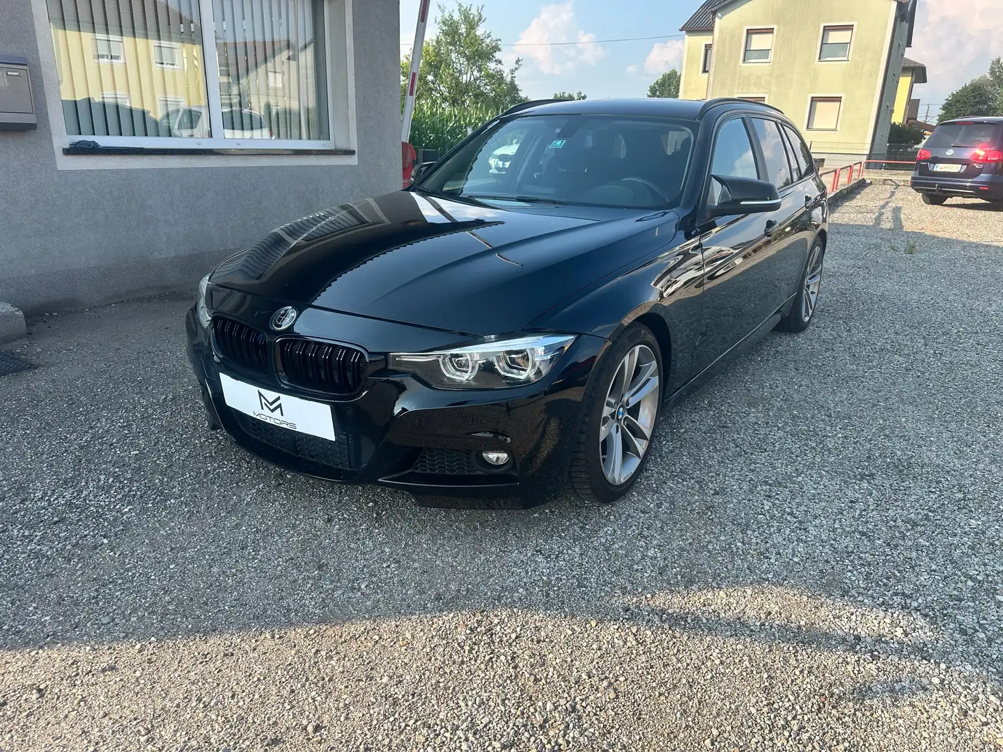BMW 320 Schwarz - 1