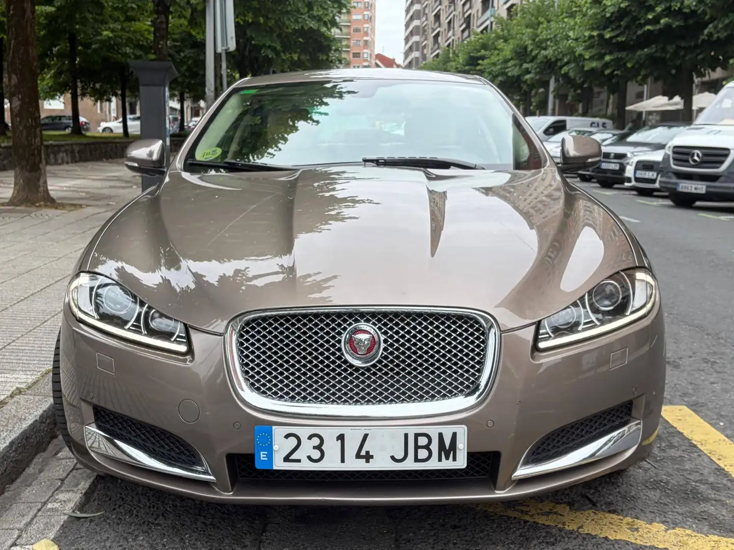 Jaguar XF XF 2.2 Diesel Premium Luxury Aut. Premium Luxury Marrón - 2