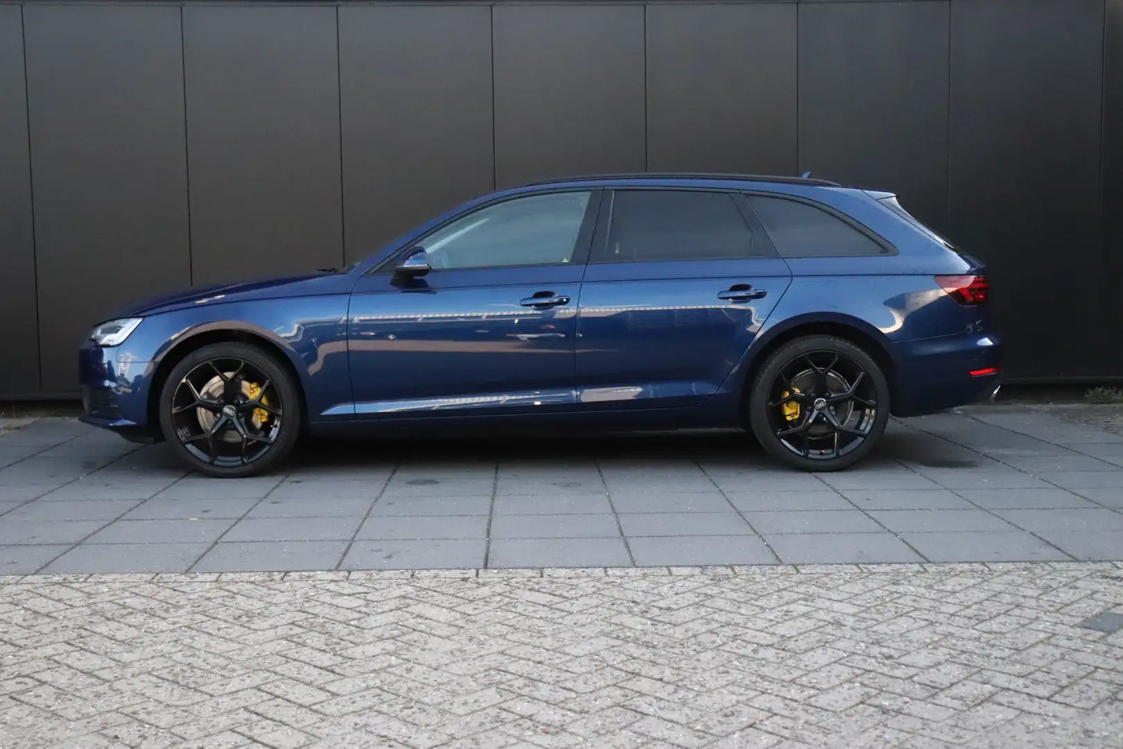 Audi A4 Avant 2.0 TFSI g-tron Design Pro Line Plus AUT | L Bleu - 2