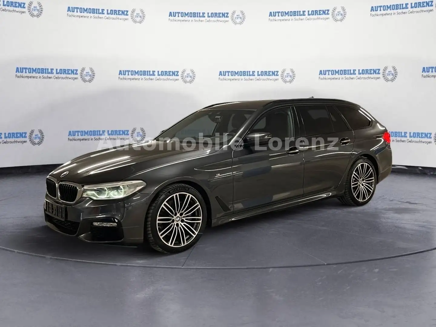 BMW 530 D TOURING X DRIVE M SPORT Grau - 1