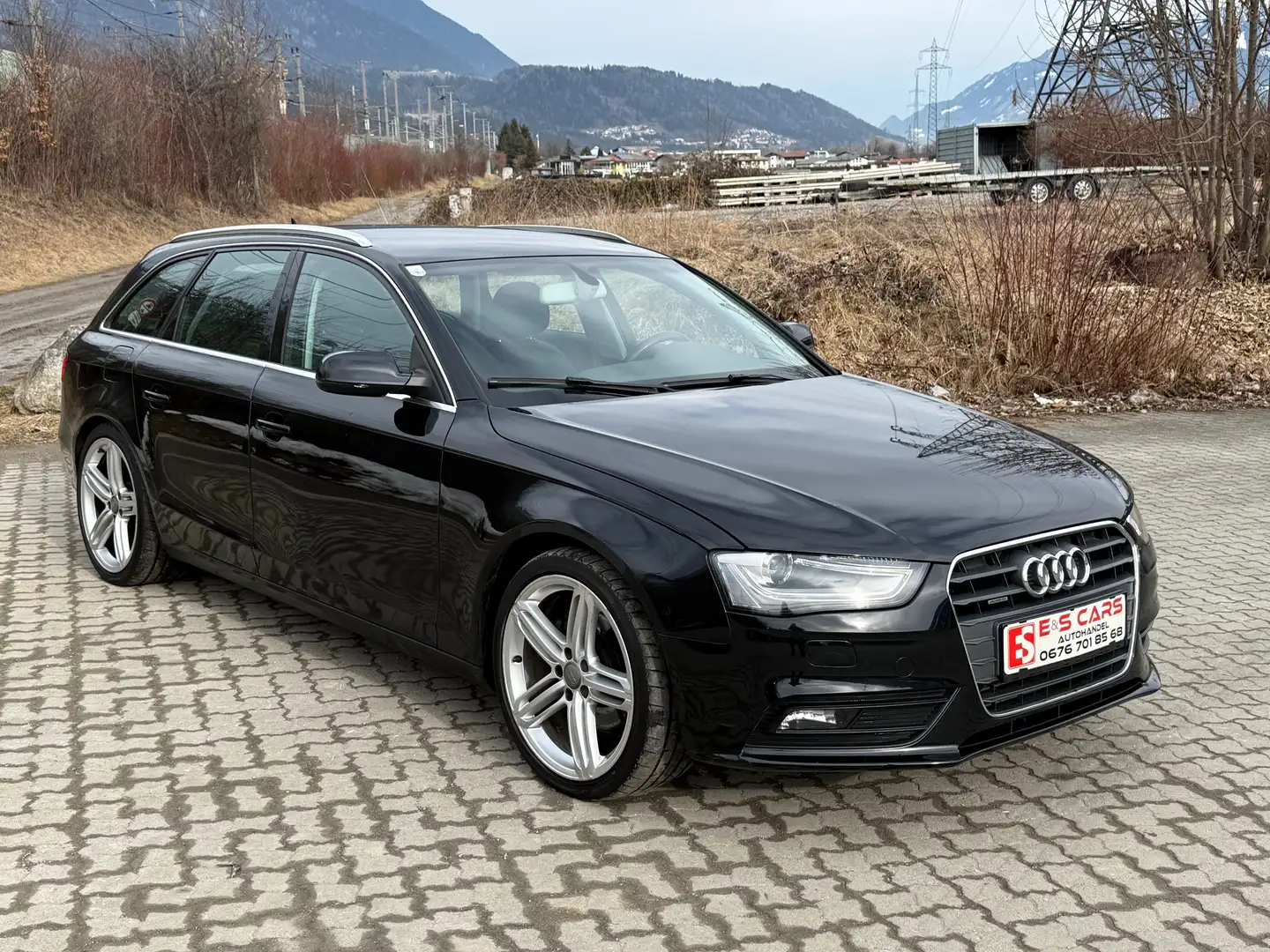 Audi A4 2.0 TDI Attraction quattro Noir - 2