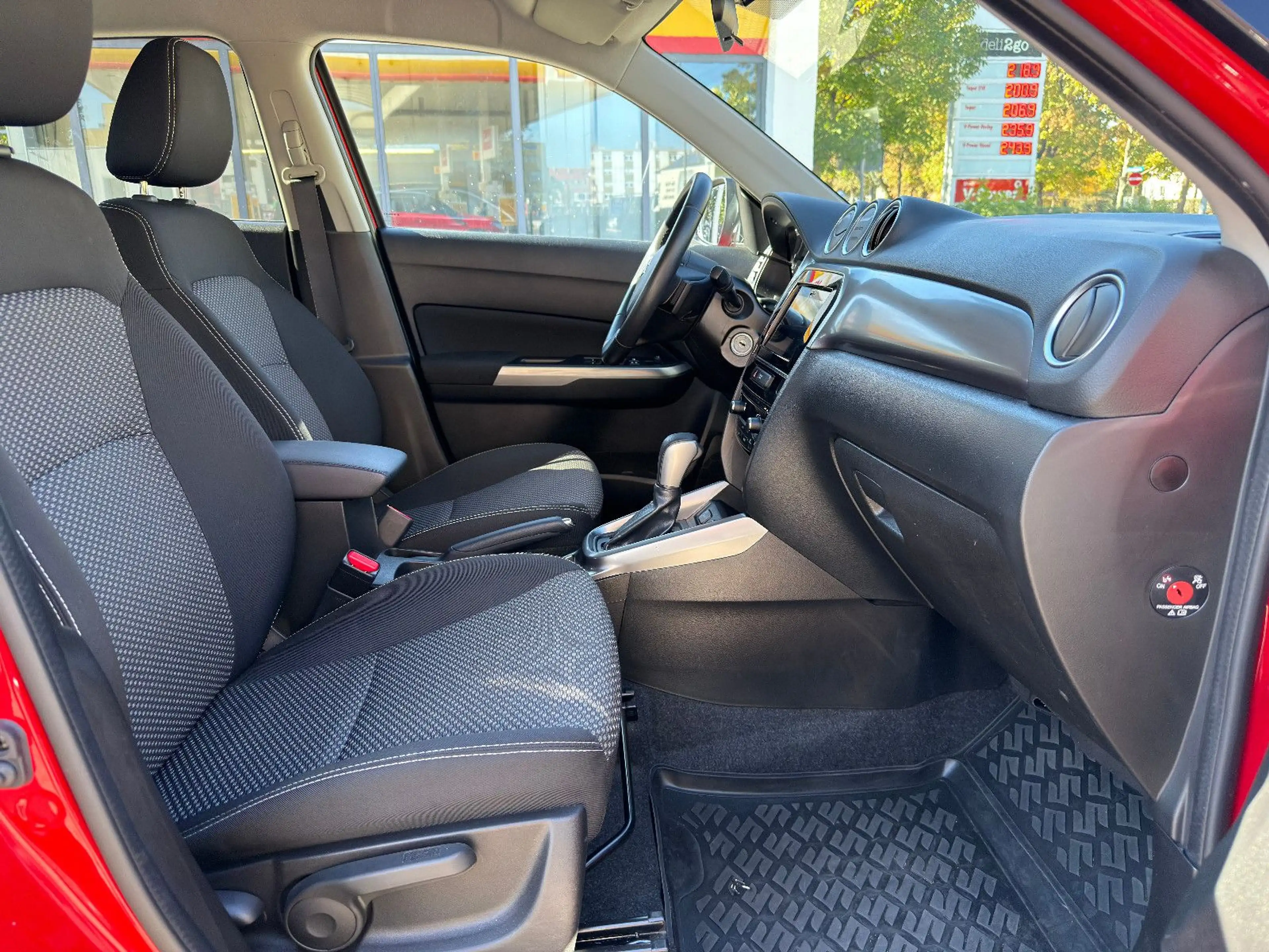 Suzuki Vitara 1.0 4x2 Automatik SHZ Klima Navi — photo 14