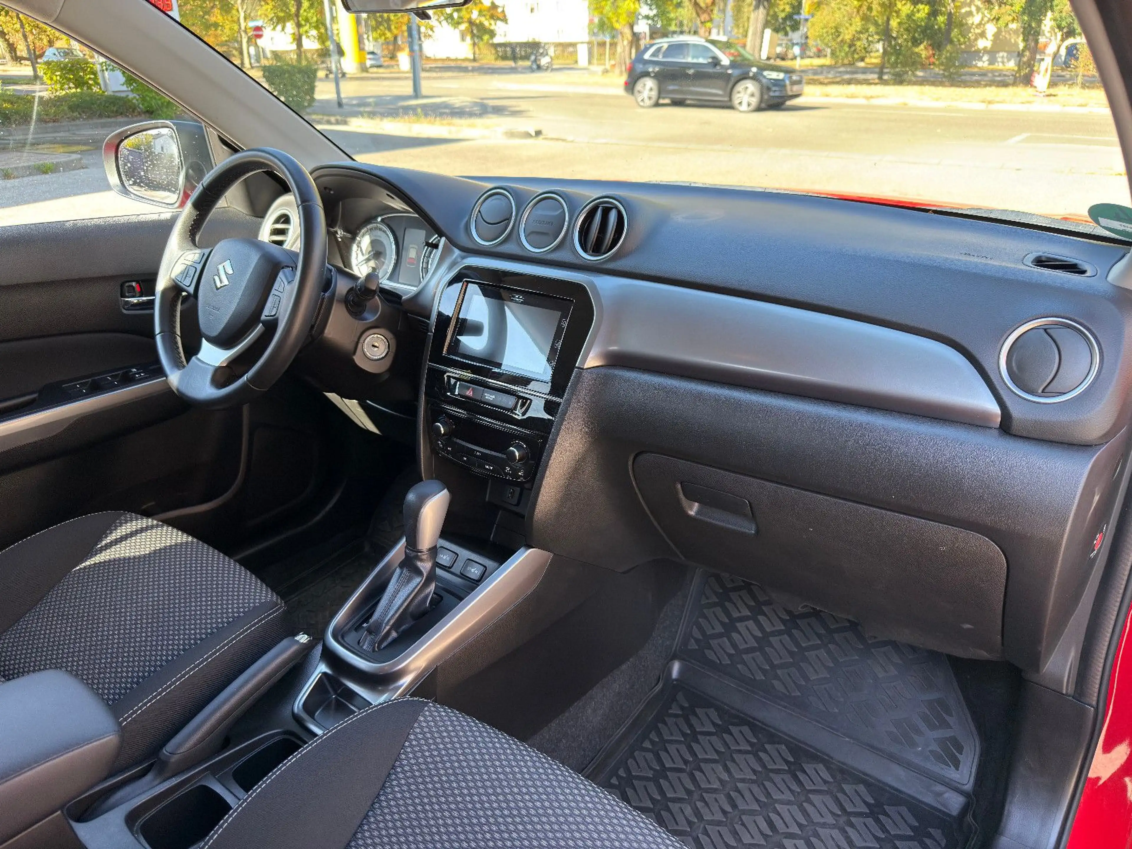 Suzuki Vitara 1.0 4x2 Automatik SHZ Klima Navi — photo 13