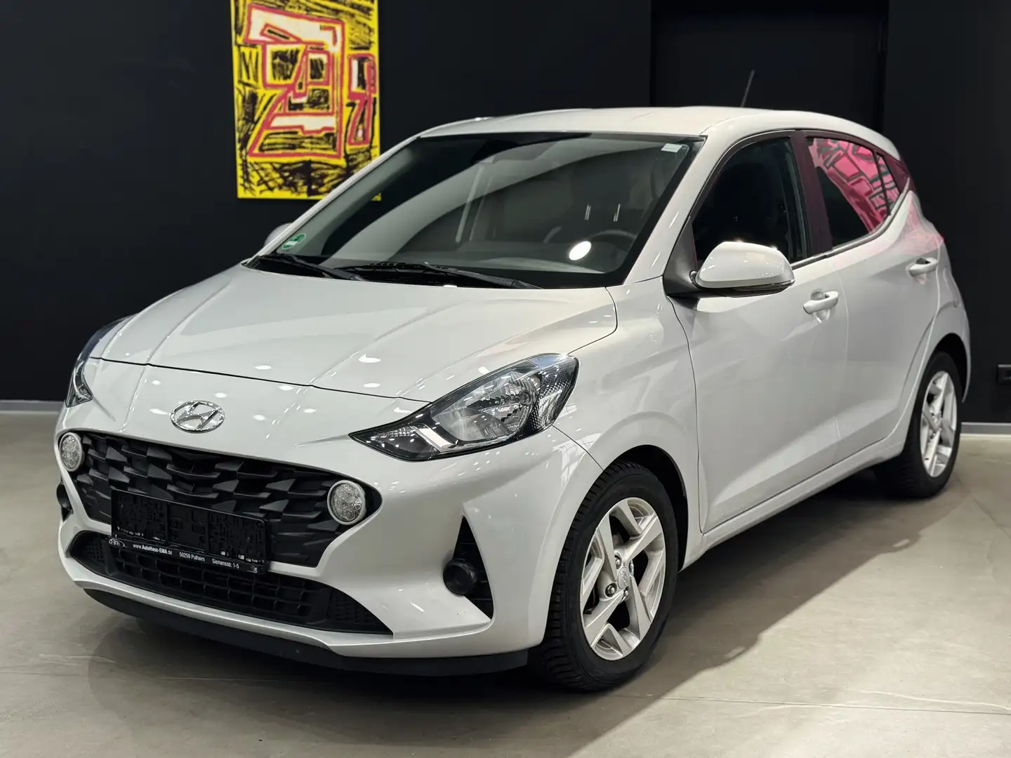 Hyundai i10 Trend*1.Hand*TÜV NEU*PDC*Lenkrad heizbar*SH* Silber - 1