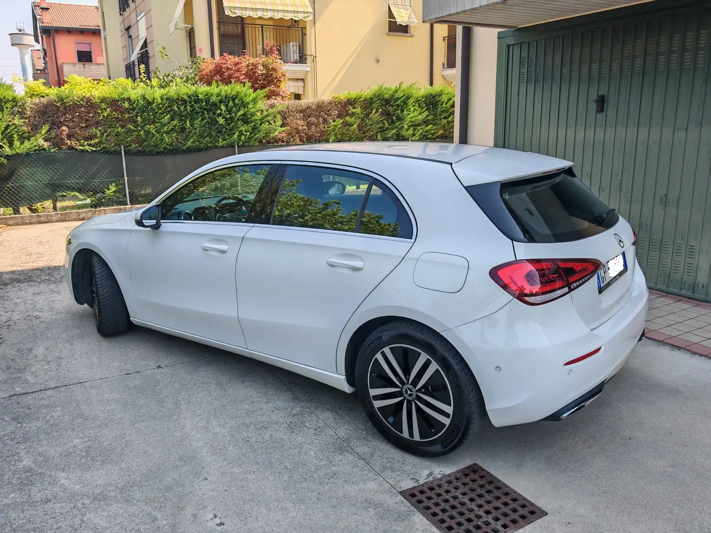 Mercedes-Benz 180 Business Weiß - 2