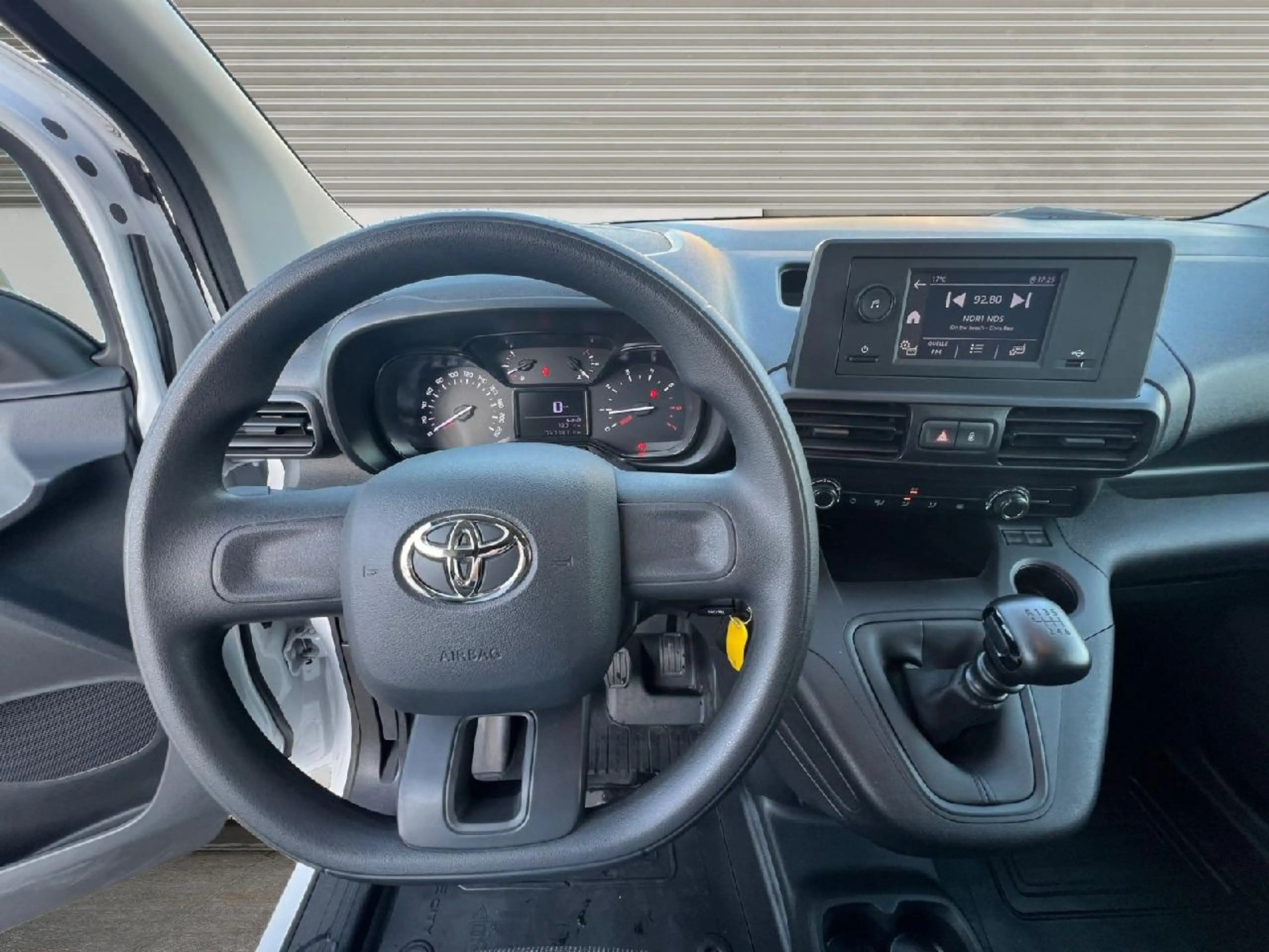 Toyota Proace City 1,5 D-4D L1 Duty — photo 10