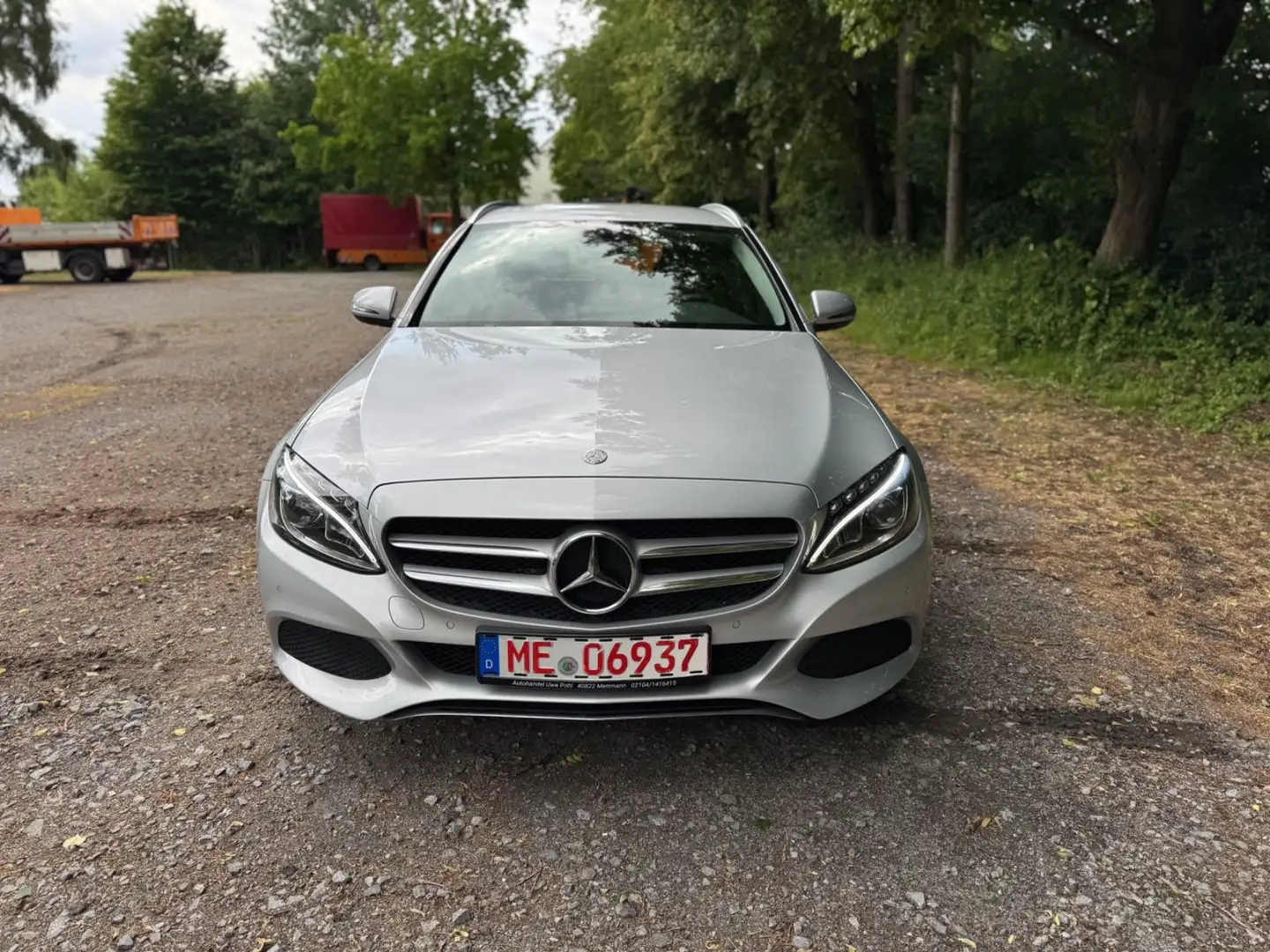 Mercedes-Benz C 180 CGI T Avantgarde mit erst 69516km Plateado - 2