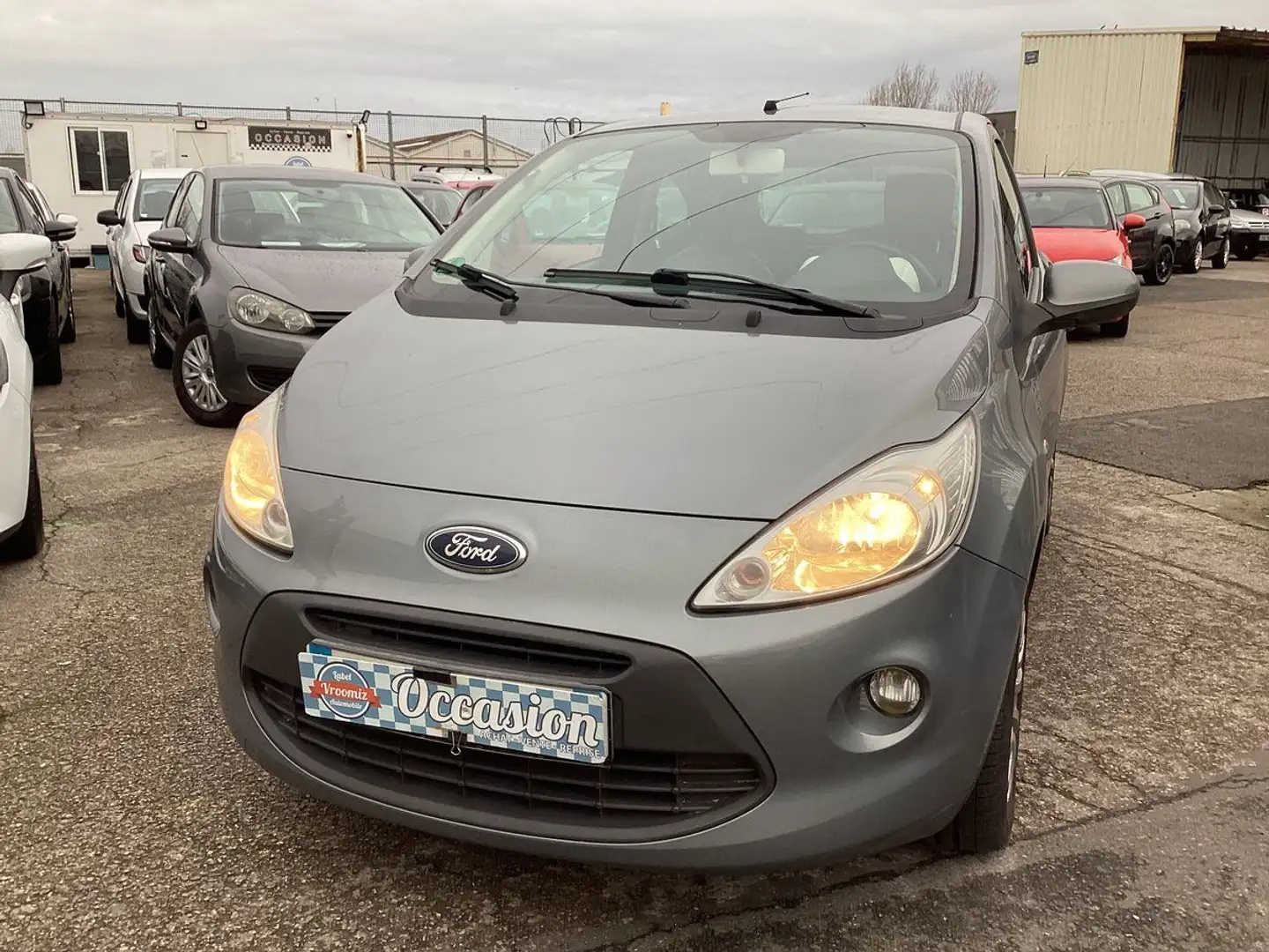 Ford Ka/Ka+ 1.2 Tatinium Gris - 2