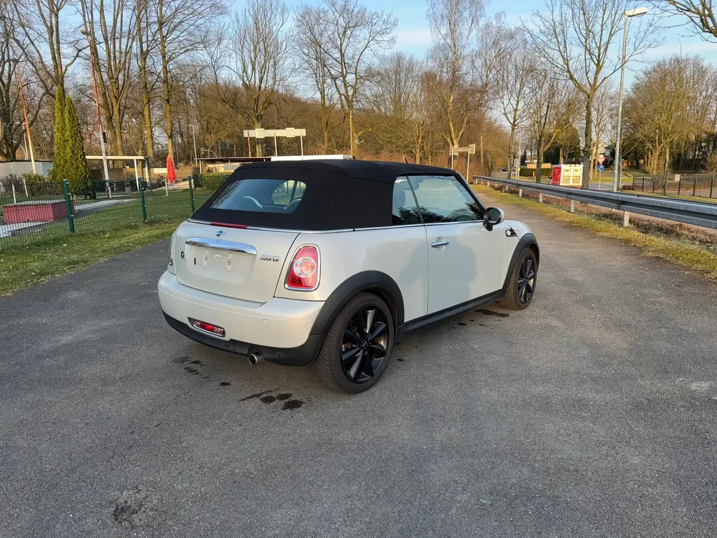 MINI Cooper Cabrio *KLIMA*TEMP*SONDERLACK* Silber - 2
