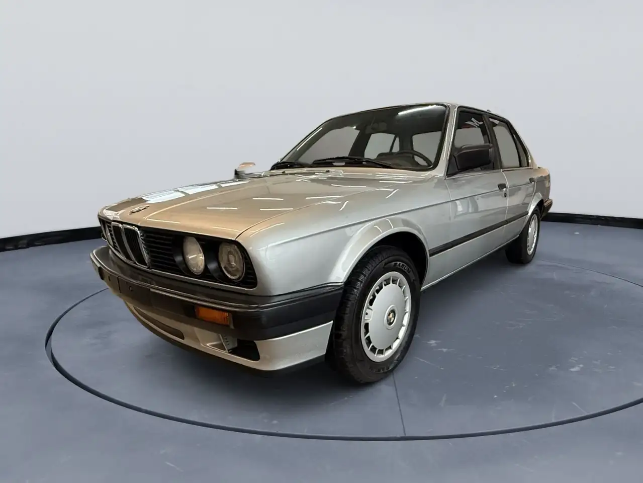 BMW 320i, foto 3