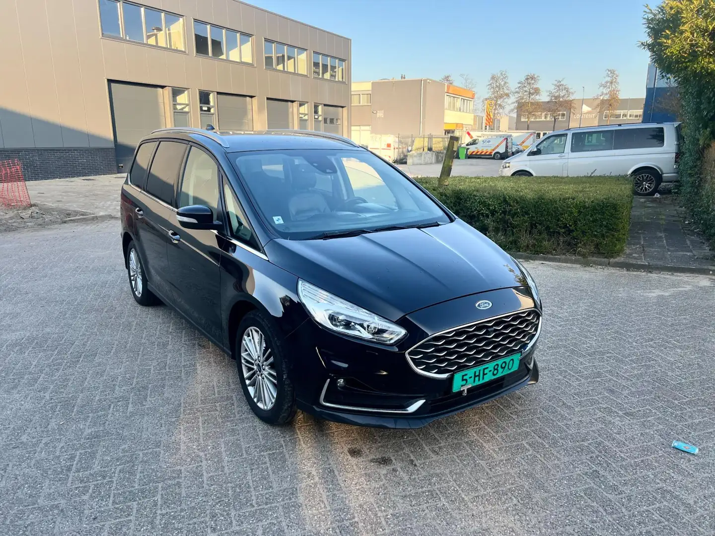 Ford Galaxy 2.0 TDCi Lease Titanium ((( 7-persoons))) Zwart - 2