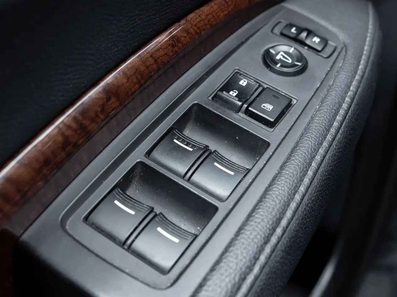 Acura MDX снимка Acura MDX