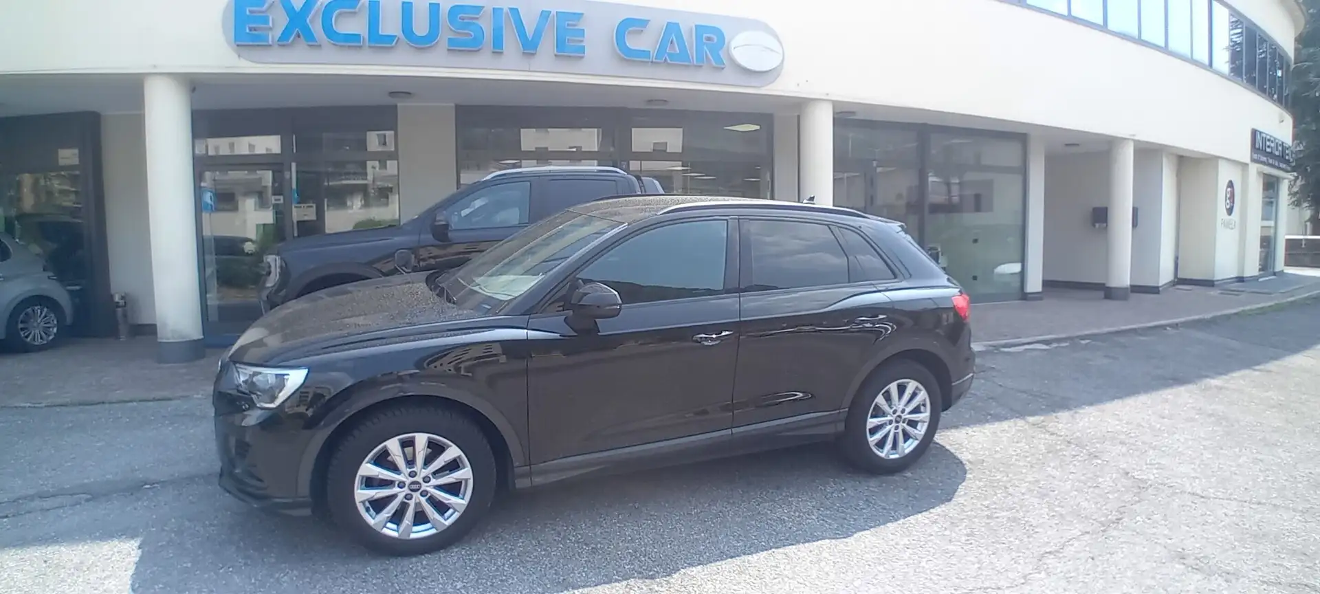 Audi Q3 35 TDI S tronic Business Advanced Noir - 2