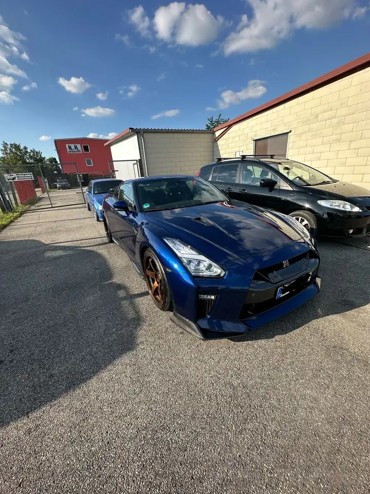 Nissan GT-R