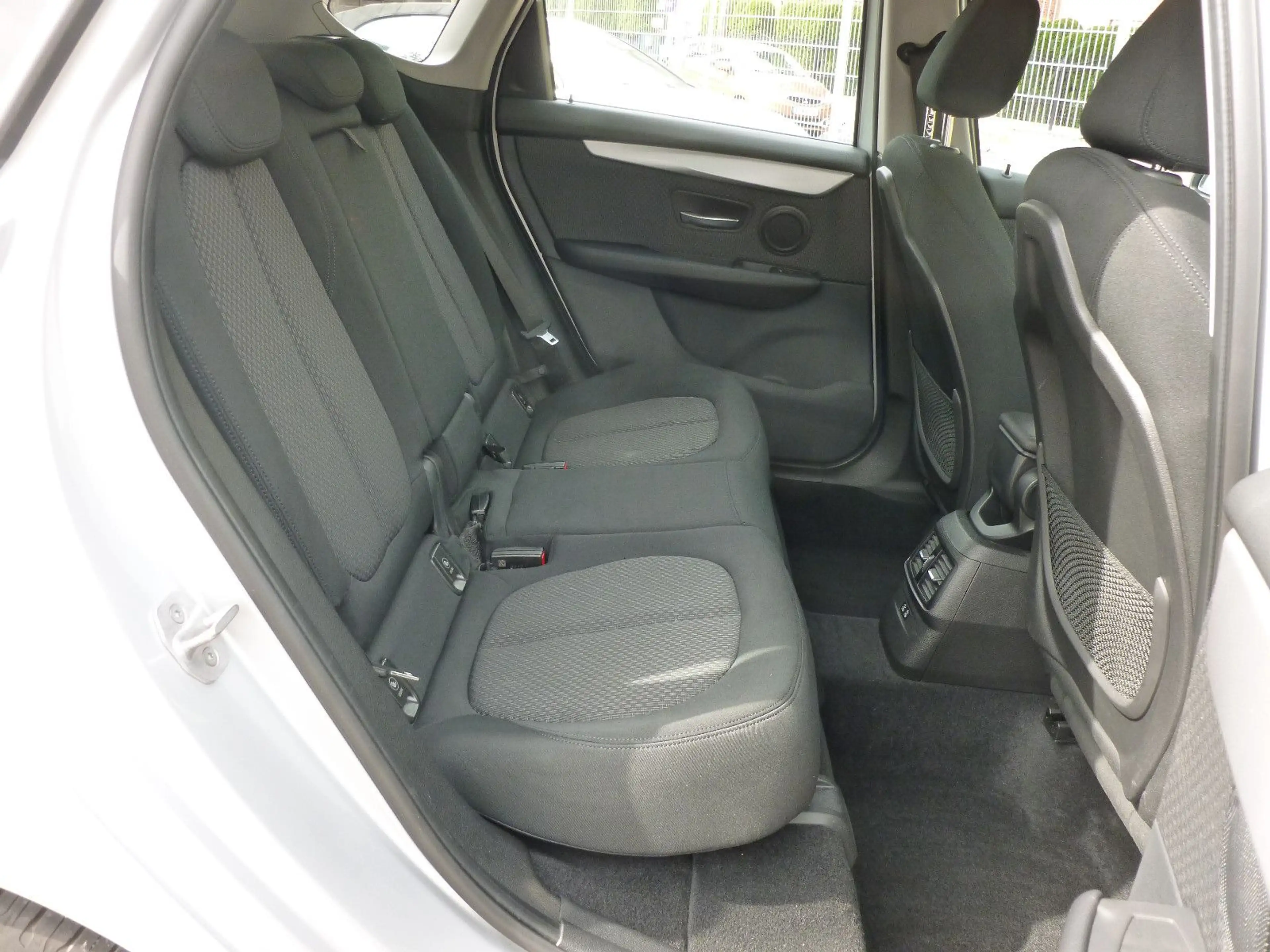 BMW 218 iA Active Tourer Advantage LED/Navi/Pano — photo 13