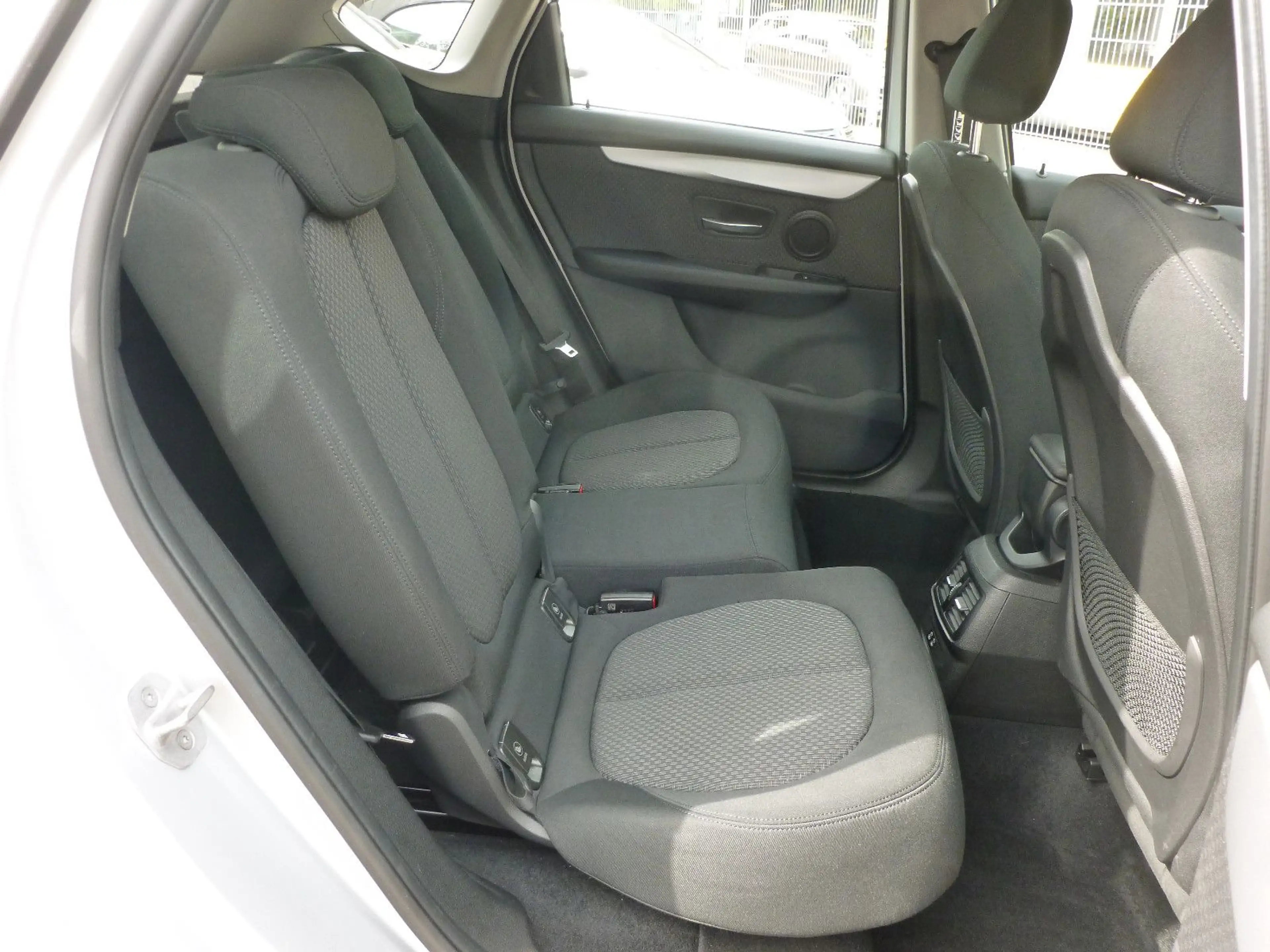 BMW 218 iA Active Tourer Advantage LED/Navi/Pano — photo 14