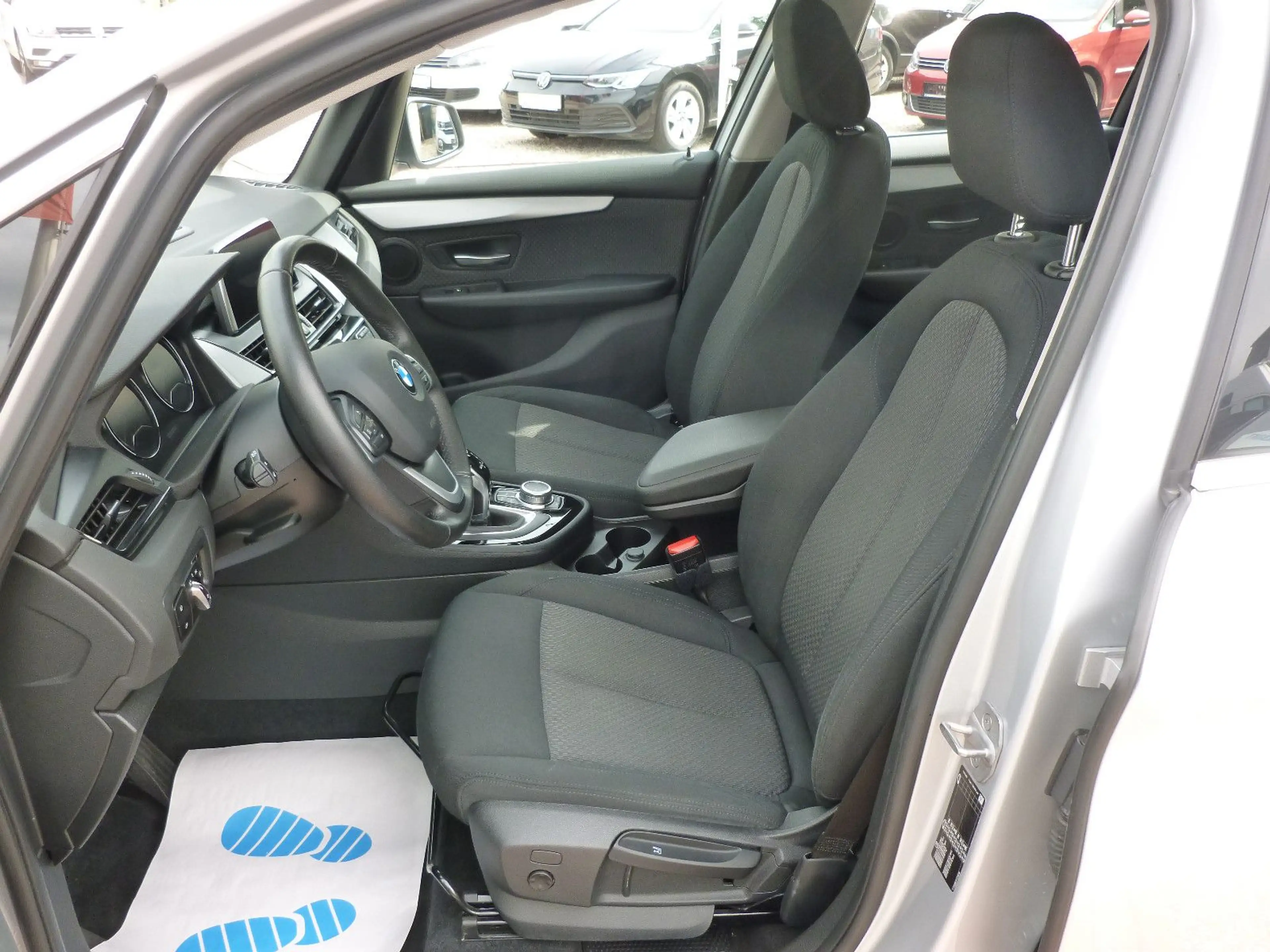 BMW 218 iA Active Tourer Advantage LED/Navi/Pano — photo 9