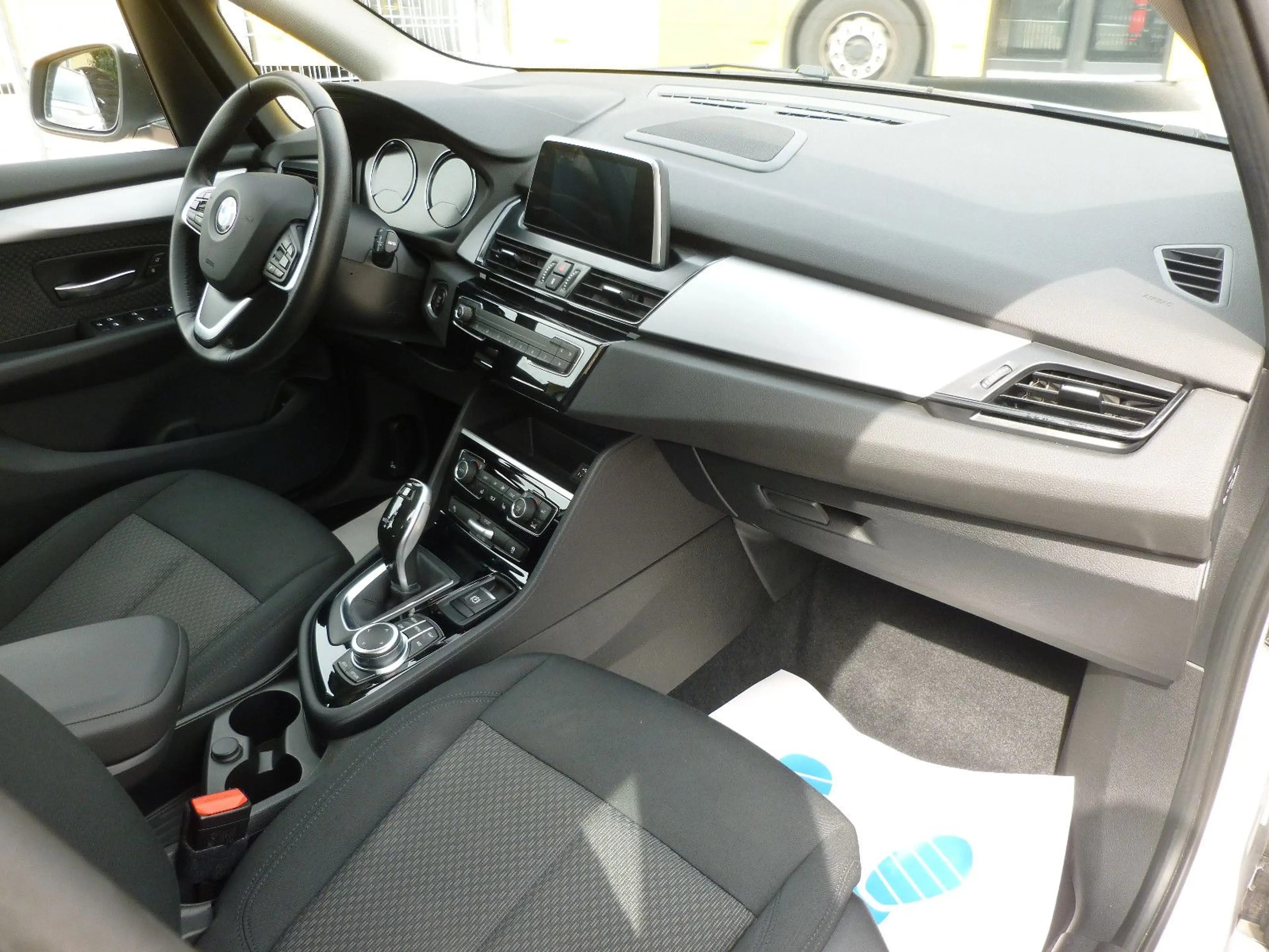 BMW 218 iA Active Tourer Advantage LED/Navi/Pano — photo 12