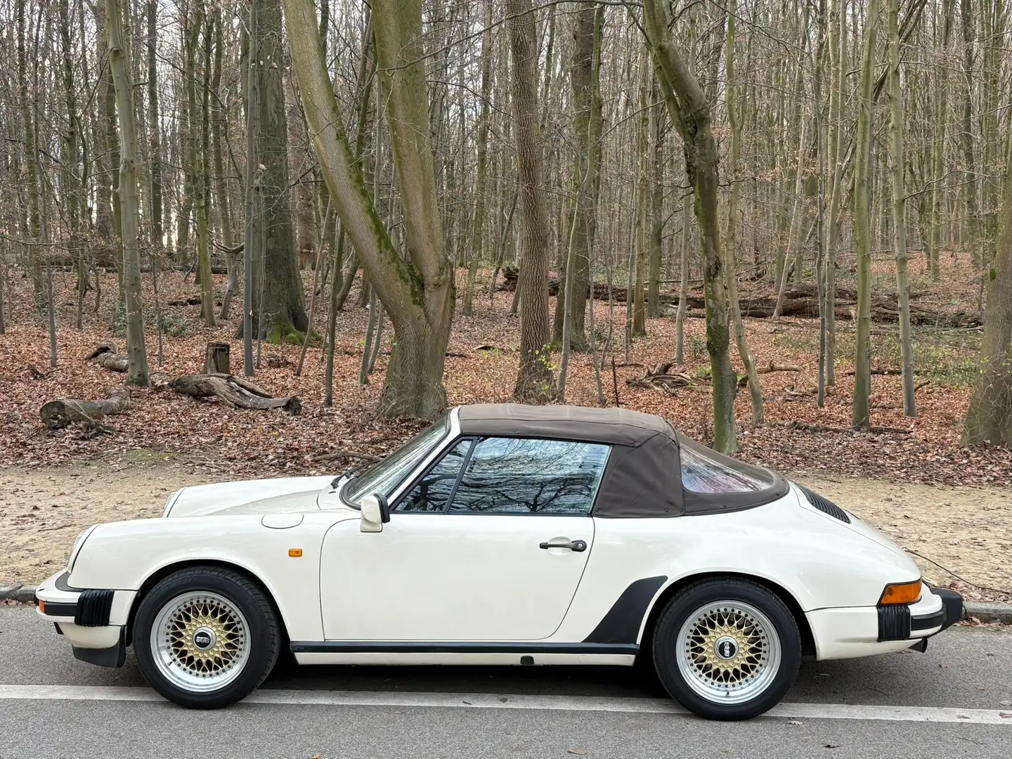 Porsche 911 PastelBeige & Burgundy Beige - 1