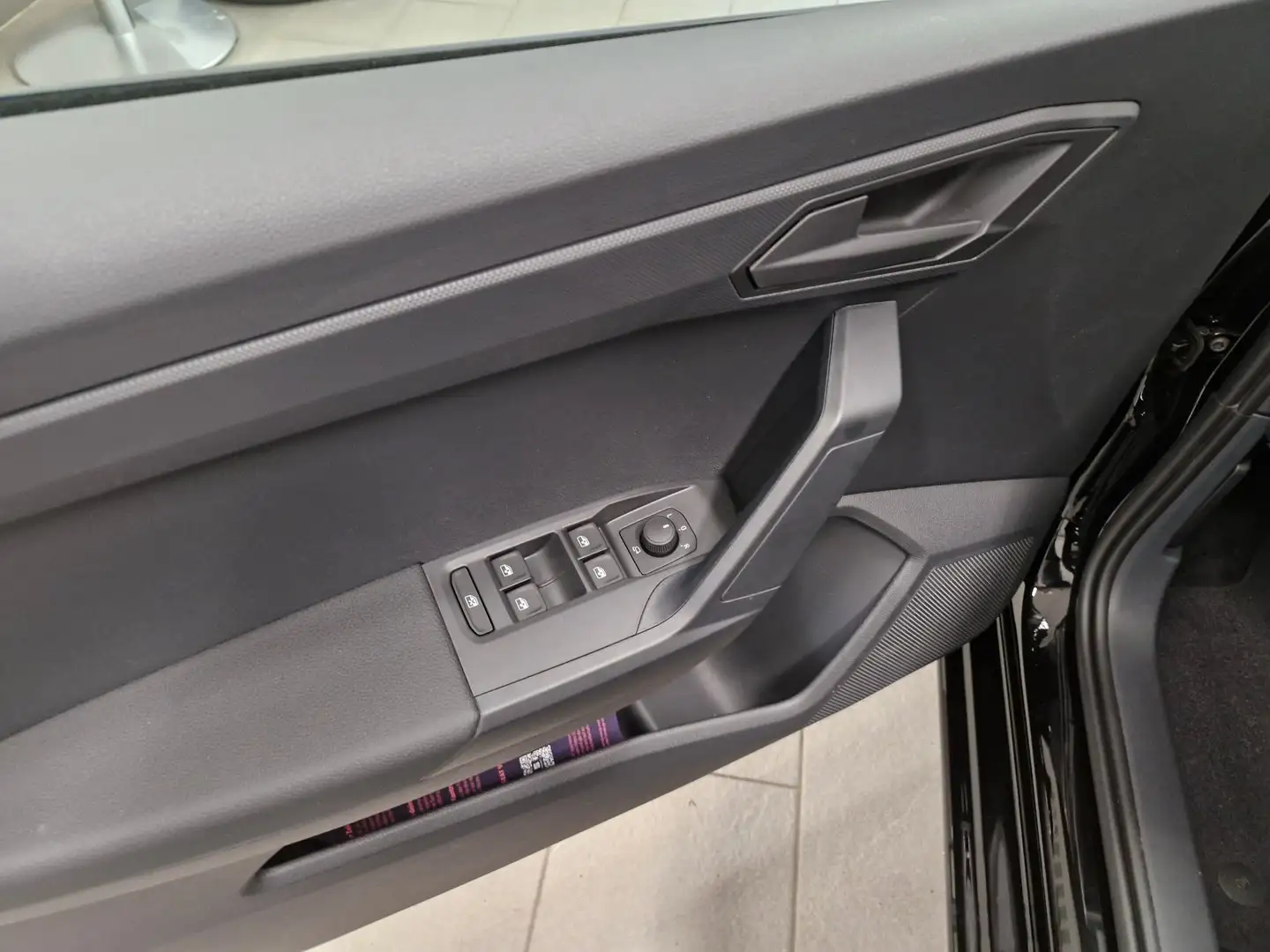 SEAT Ibiza Reference 1.0 Schwarz - 2