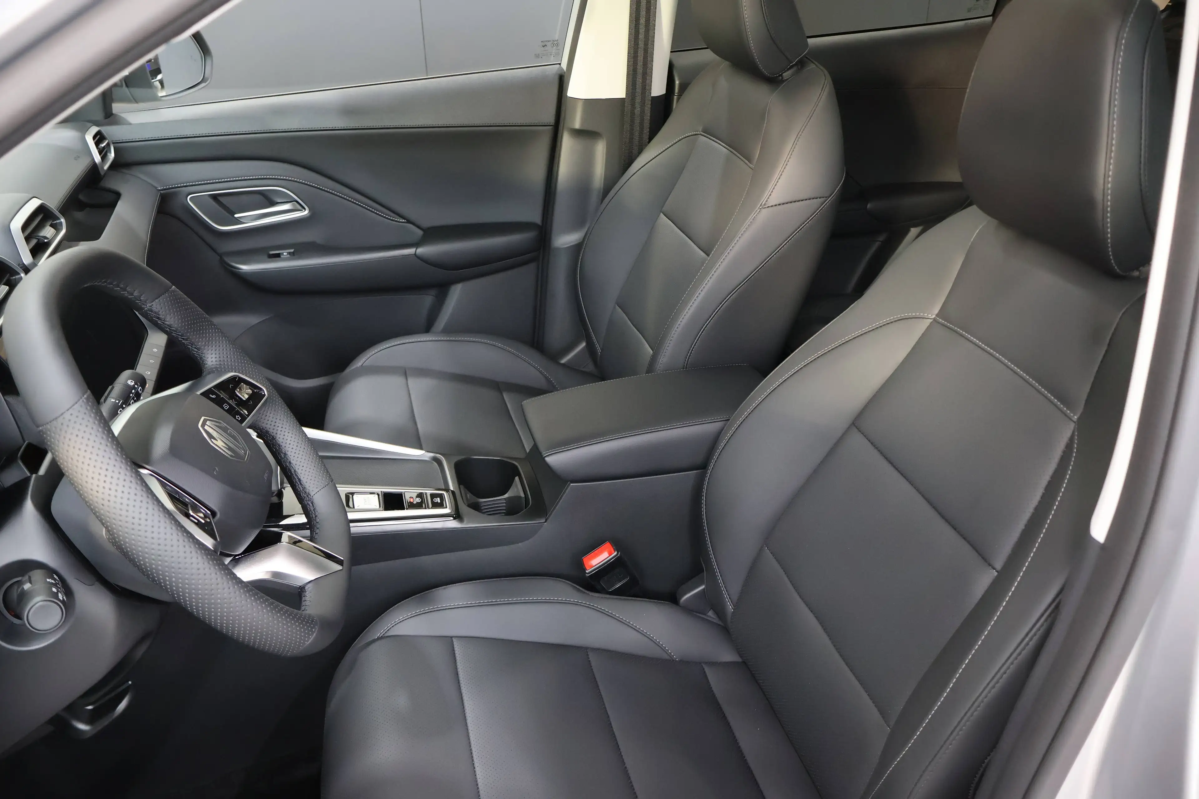 MG ZS MG ZS HYBRID+ LUXURY 197PK HEV / PANODAK / NIEUW / 360° CAMERA — photo 9