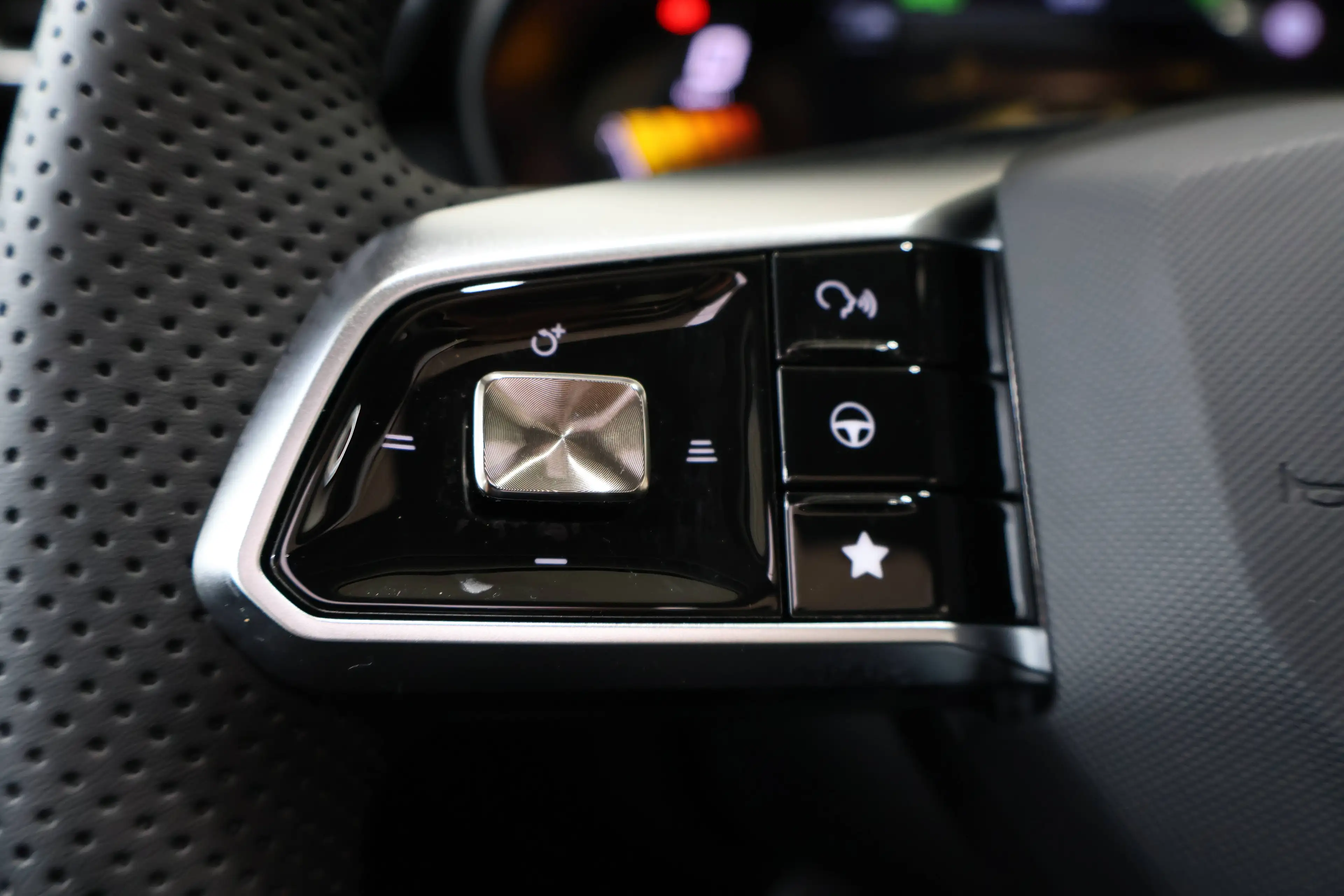 MG ZS MG ZS HYBRID+ LUXURY 197PK HEV / PANODAK / NIEUW / 360° CAMERA — photo 12