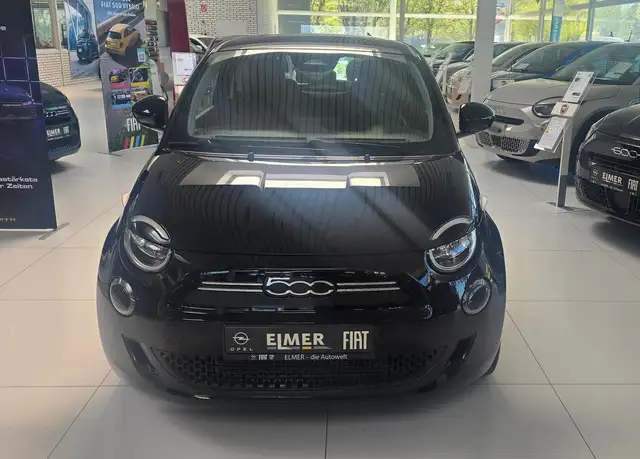 Fiat 500E view 2