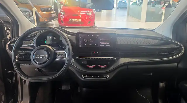 Fiat 500E view 8