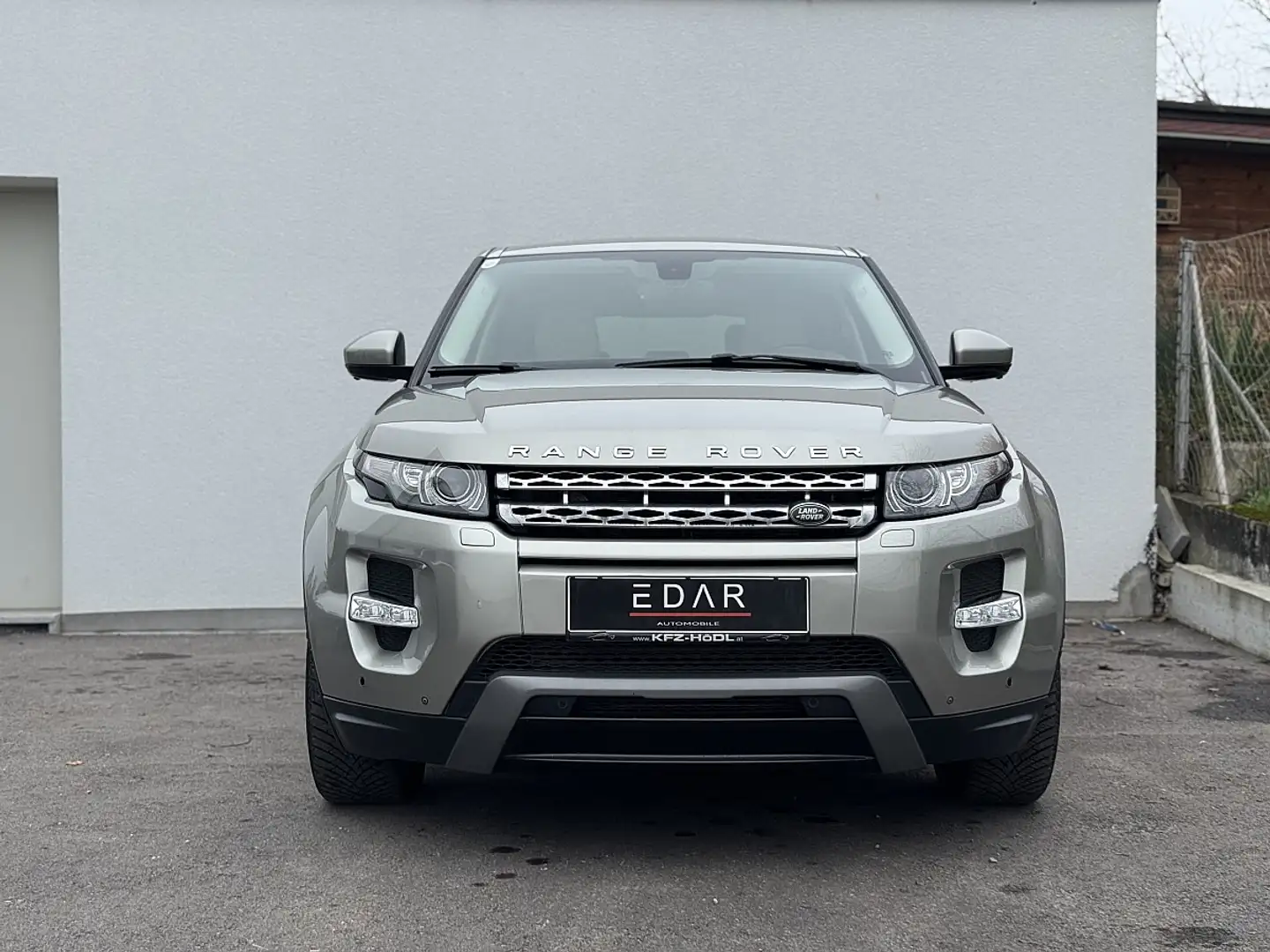Land Rover Range Rover Evoque Prestige 2,2 SD4 Aut.*Leder*Fernlicht.ass.*360 ... Grau - 1