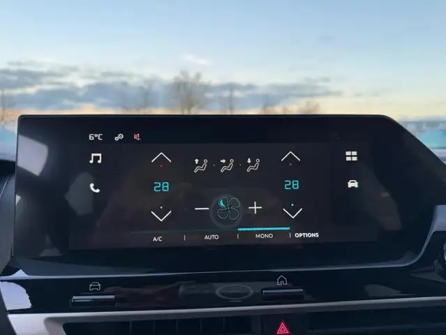 Citroen C4 view 11