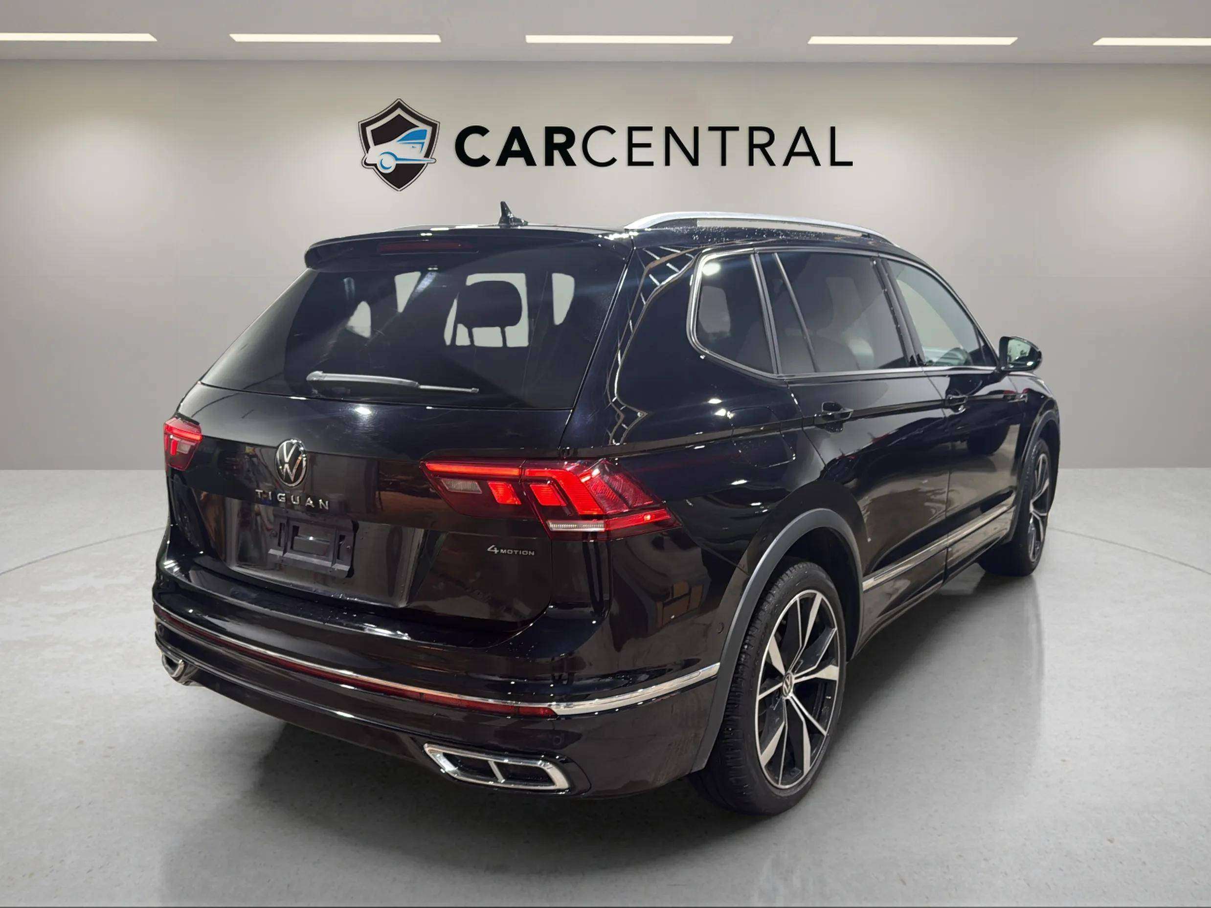 2022 Volkswagen Tiguan HIGHLINE R LINE |CLEAN CARFAX|PANO| 360 | CARPLAY — снимка 1