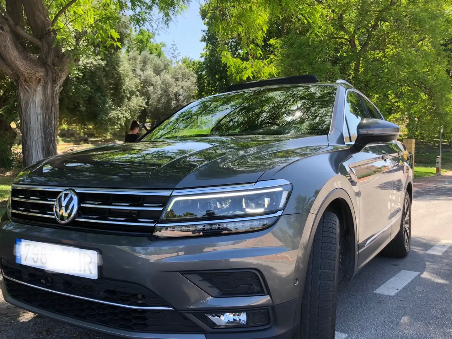 Volkswagen Tiguan Tiguan 2.0TDI Sport DSG 110kW Sport Gris - 1