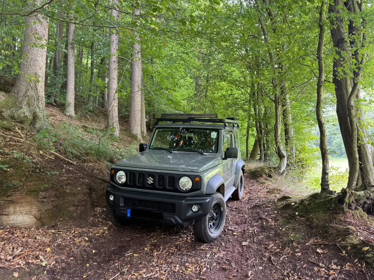 Suzuki Jimny Rundum nachgerüstet und foliert Grau - 1